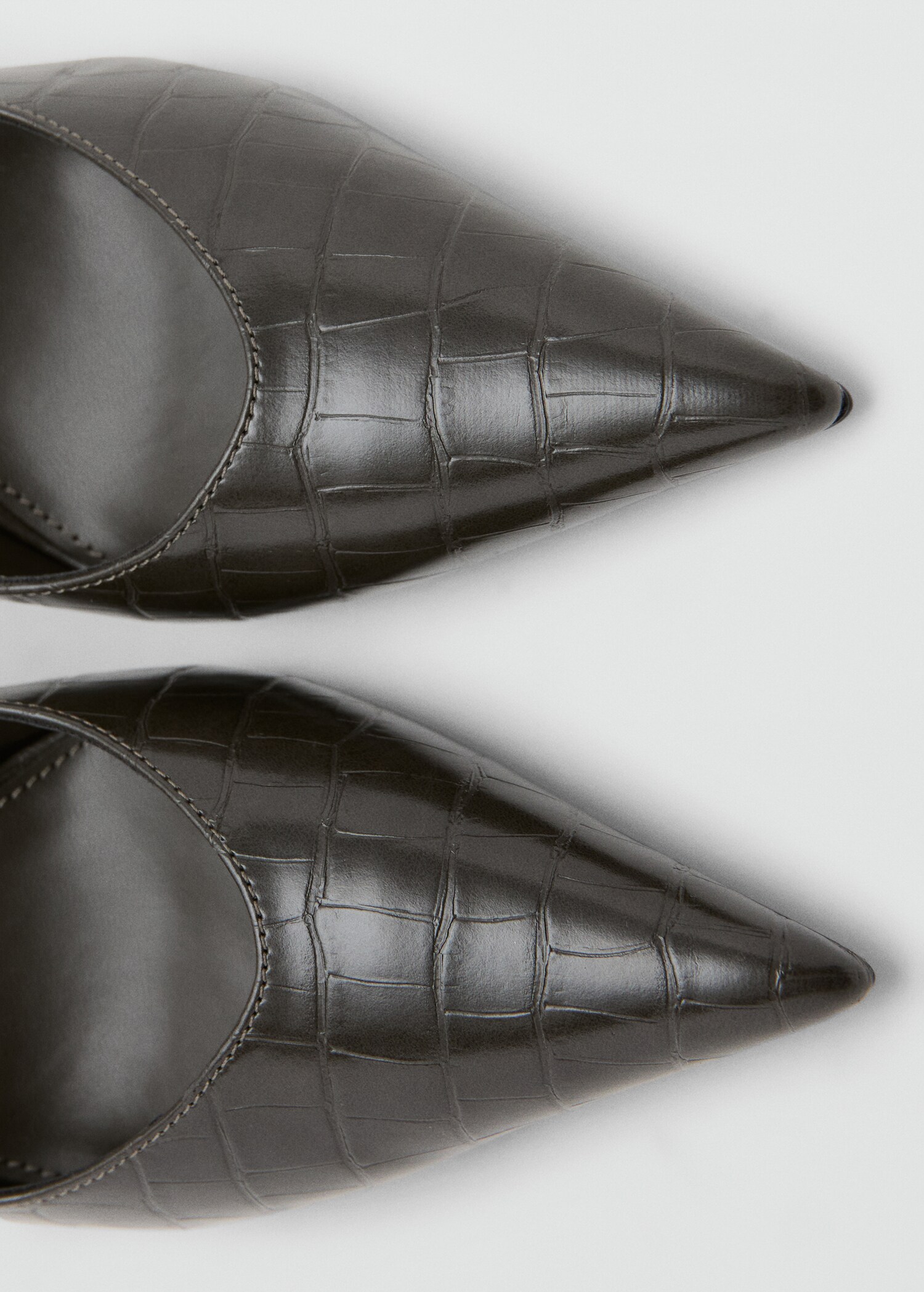 Croc-effect heeled shoes - Details of the article 2