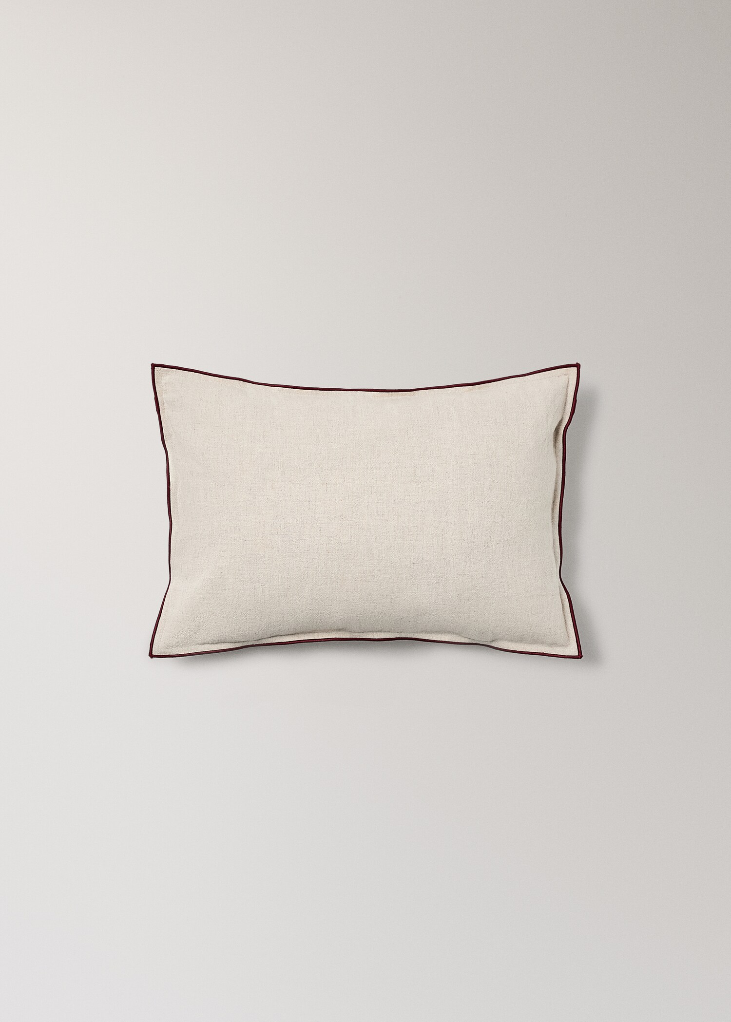 Barnkuddfodral med overlockdetalj 30x40 cm - Artikel utan modell