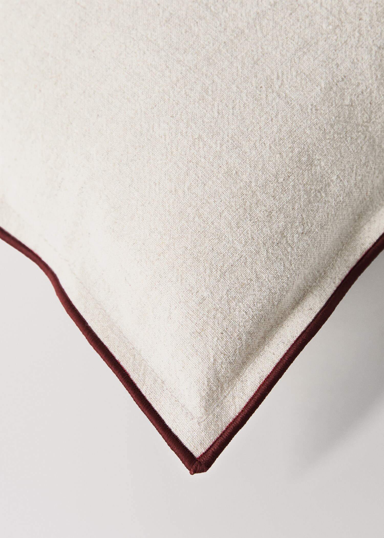 Barnkuddfodral med overlockdetalj 30x40 cm - Detaljer om artikeln 2