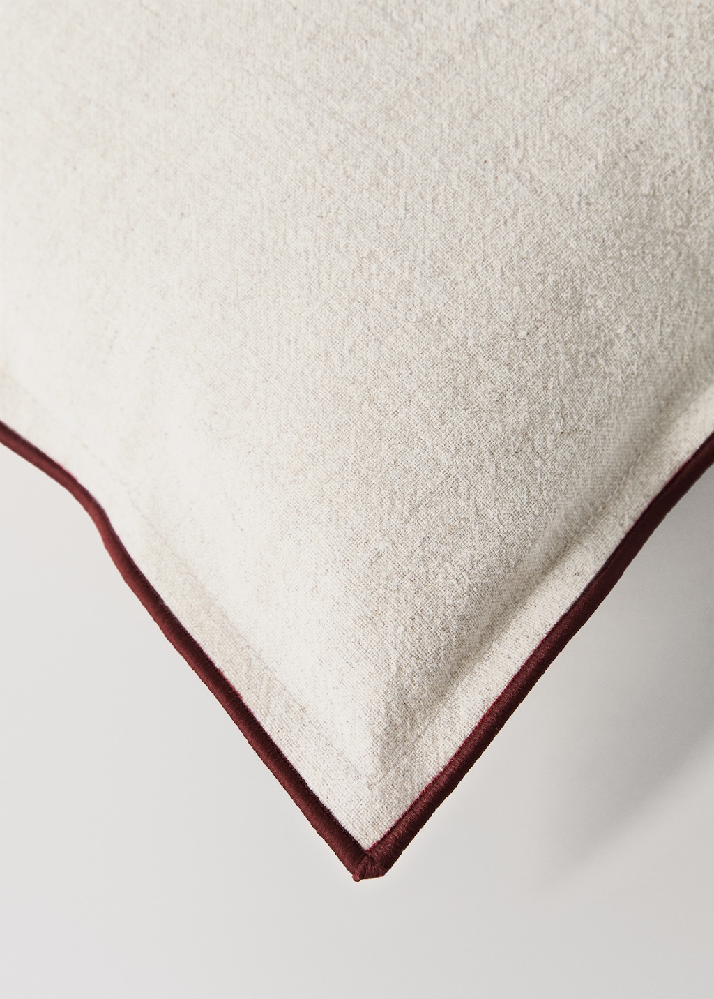 Children's cushion cover with overlock detail 30x40 cm