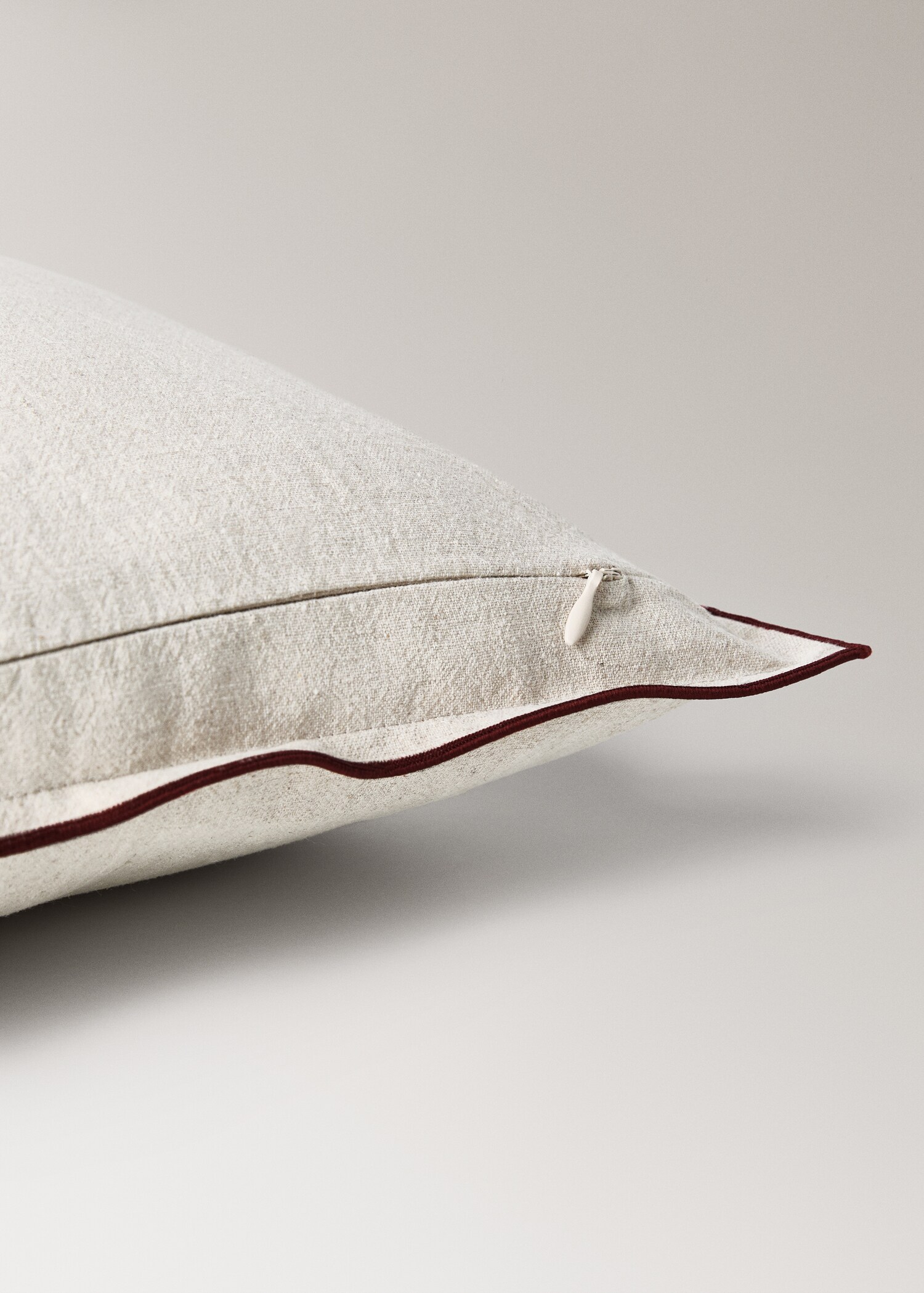 Barnkuddfodral med overlockdetalj 30x40 cm - Detaljer om artikeln 4