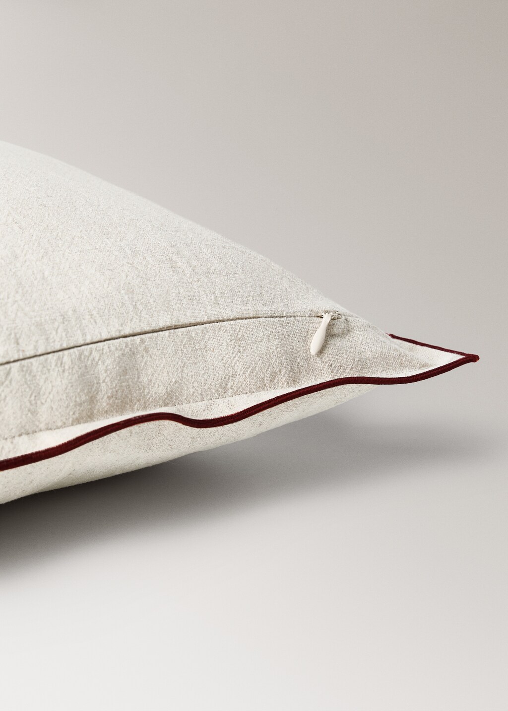 Children's cushion cover with overlock 40x40cm