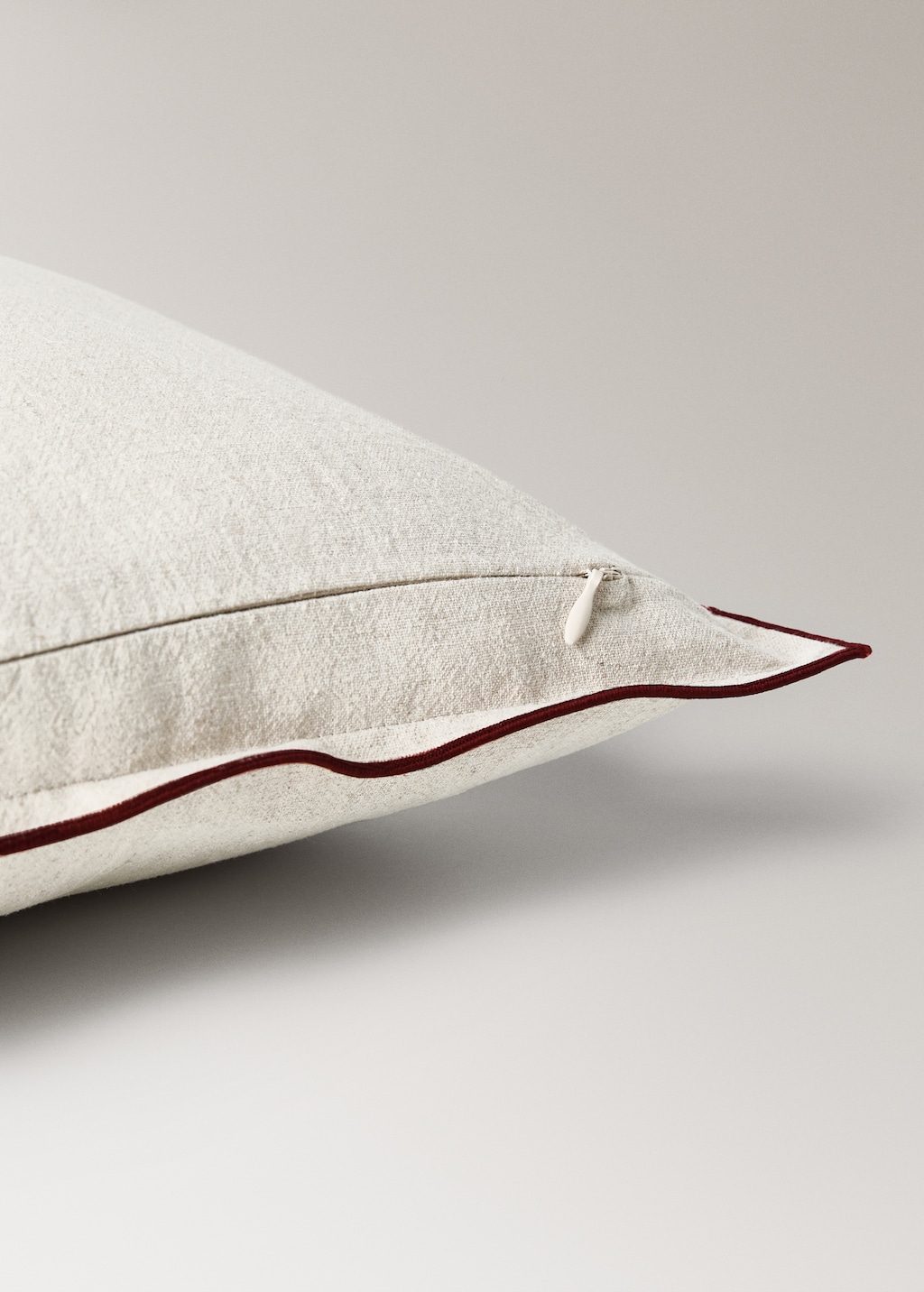 Children's cushion cover with overlock 40x40cm