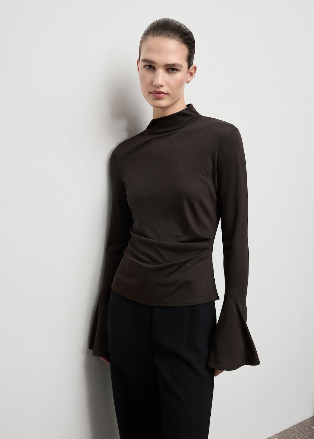 Fitted top with flared sleeves