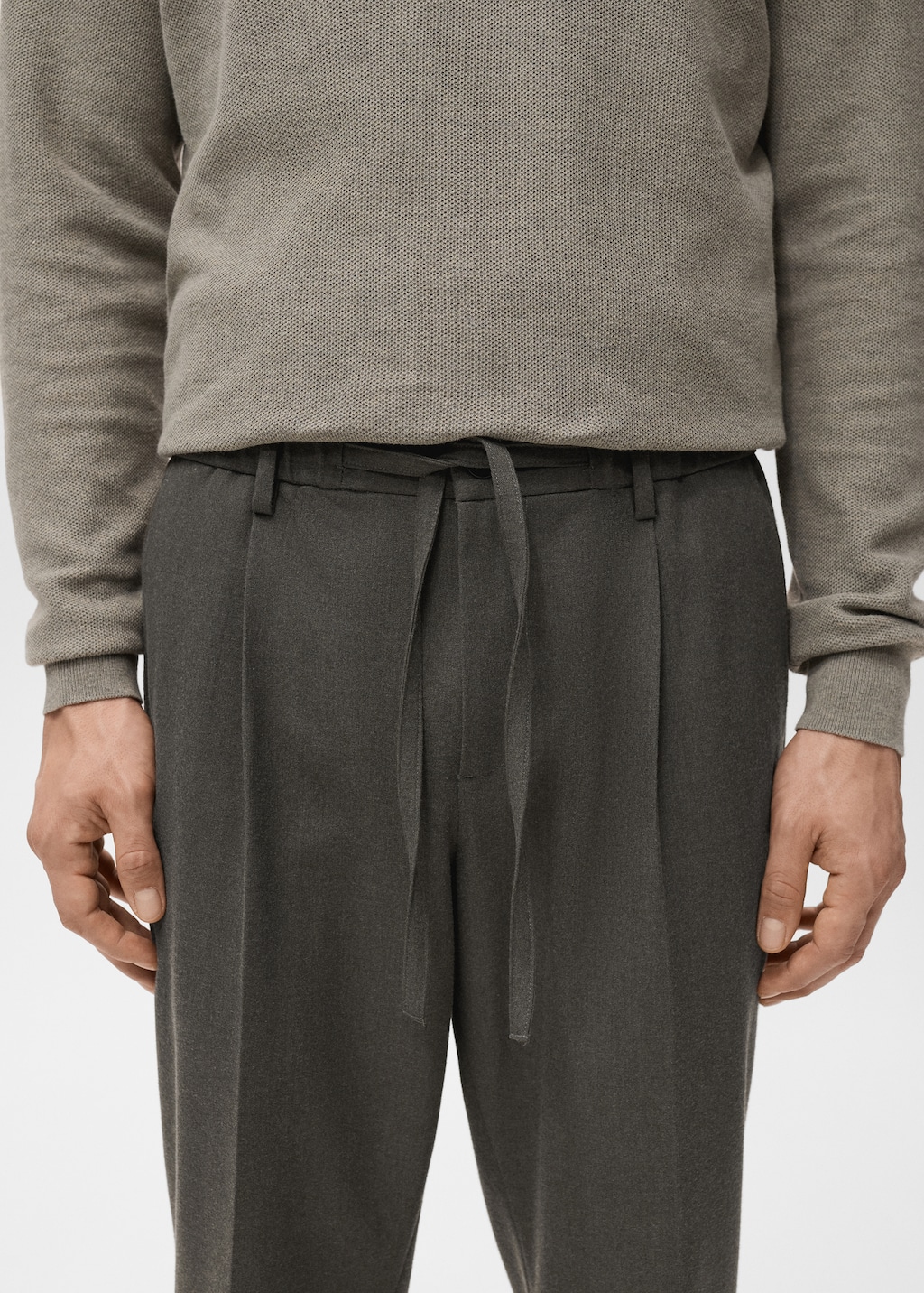 Regular fit cord pleated pants
