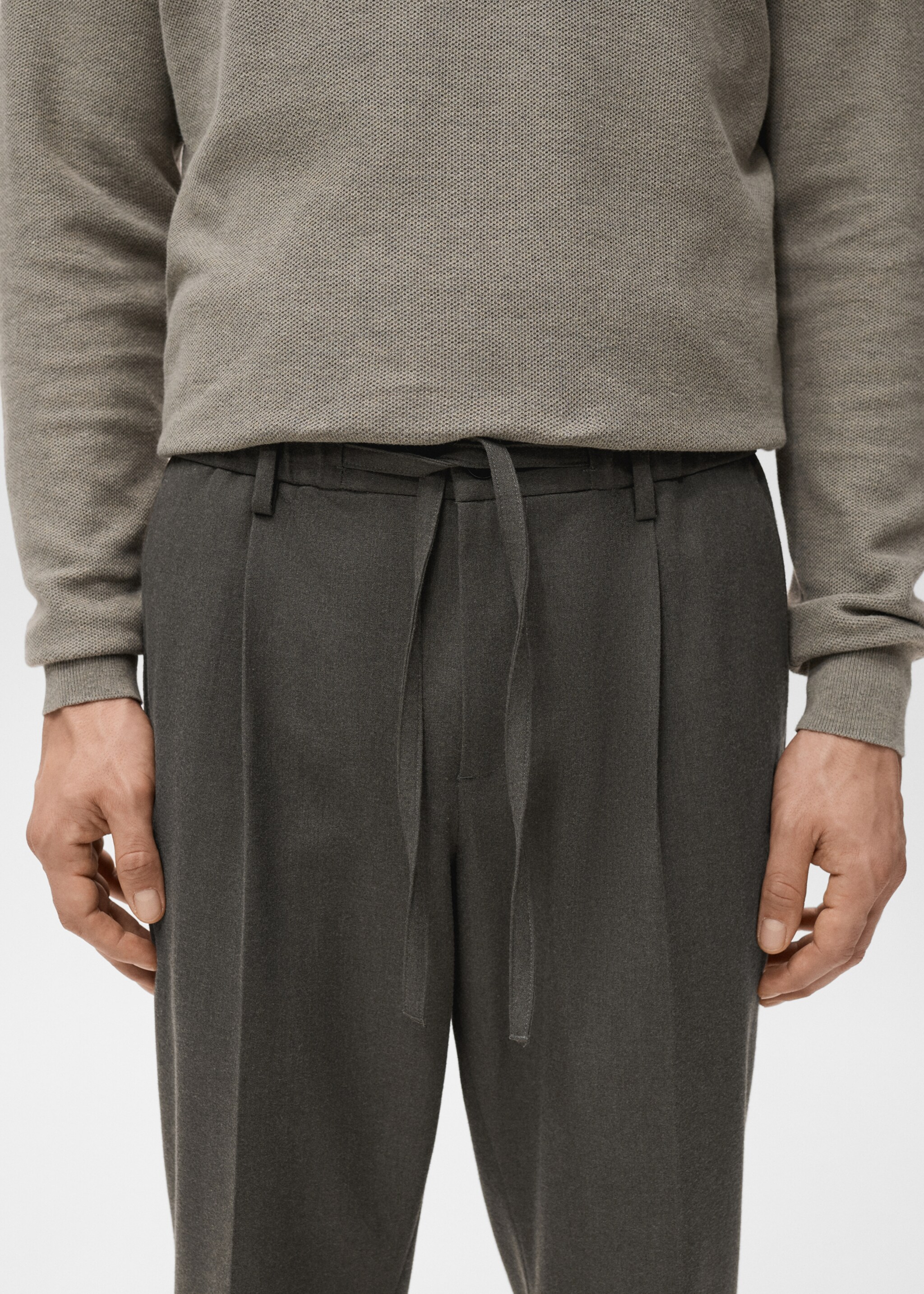 Trousers stone - Details of the article 1, Medium Brown. Ref: 17037913-00.