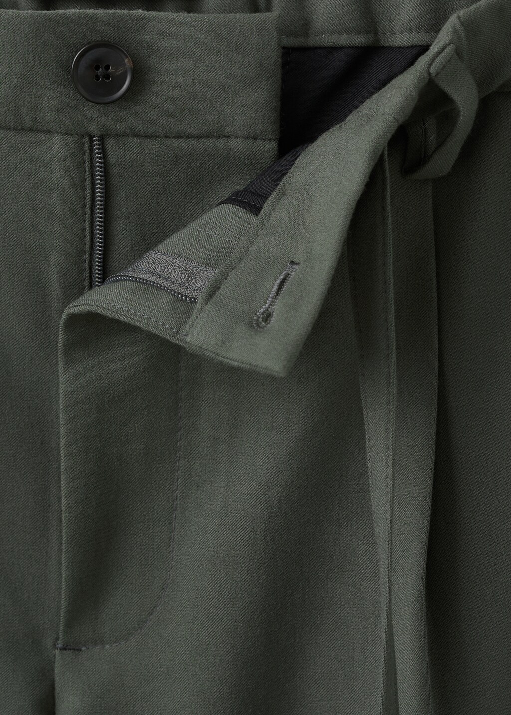 Regular fit cord pleated pants