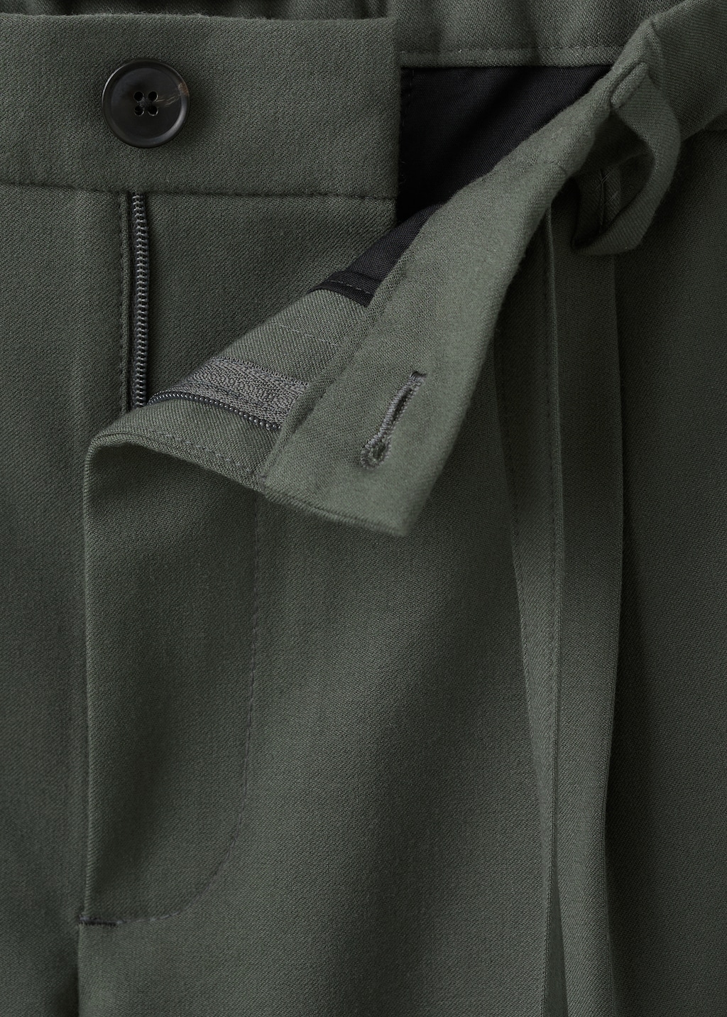 Regular fit cord pleated pants