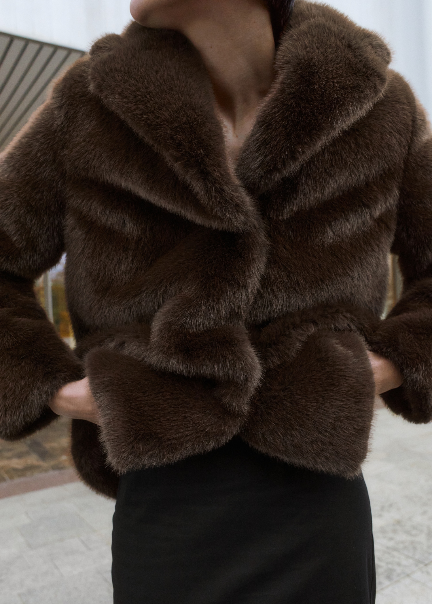 Faux-fur coat with lapels - Details of the article 6