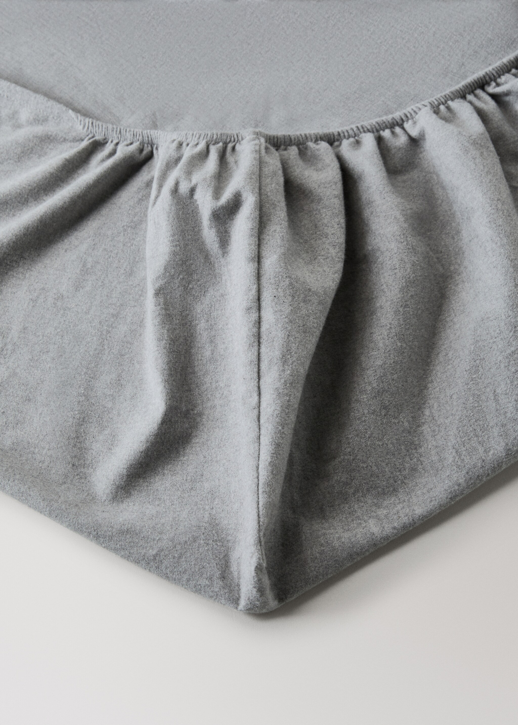 Flannel cotton melange-yarn fitted sheet for 180 cm bed - Details of the article 1, Grey. Ref: 17038279-00.