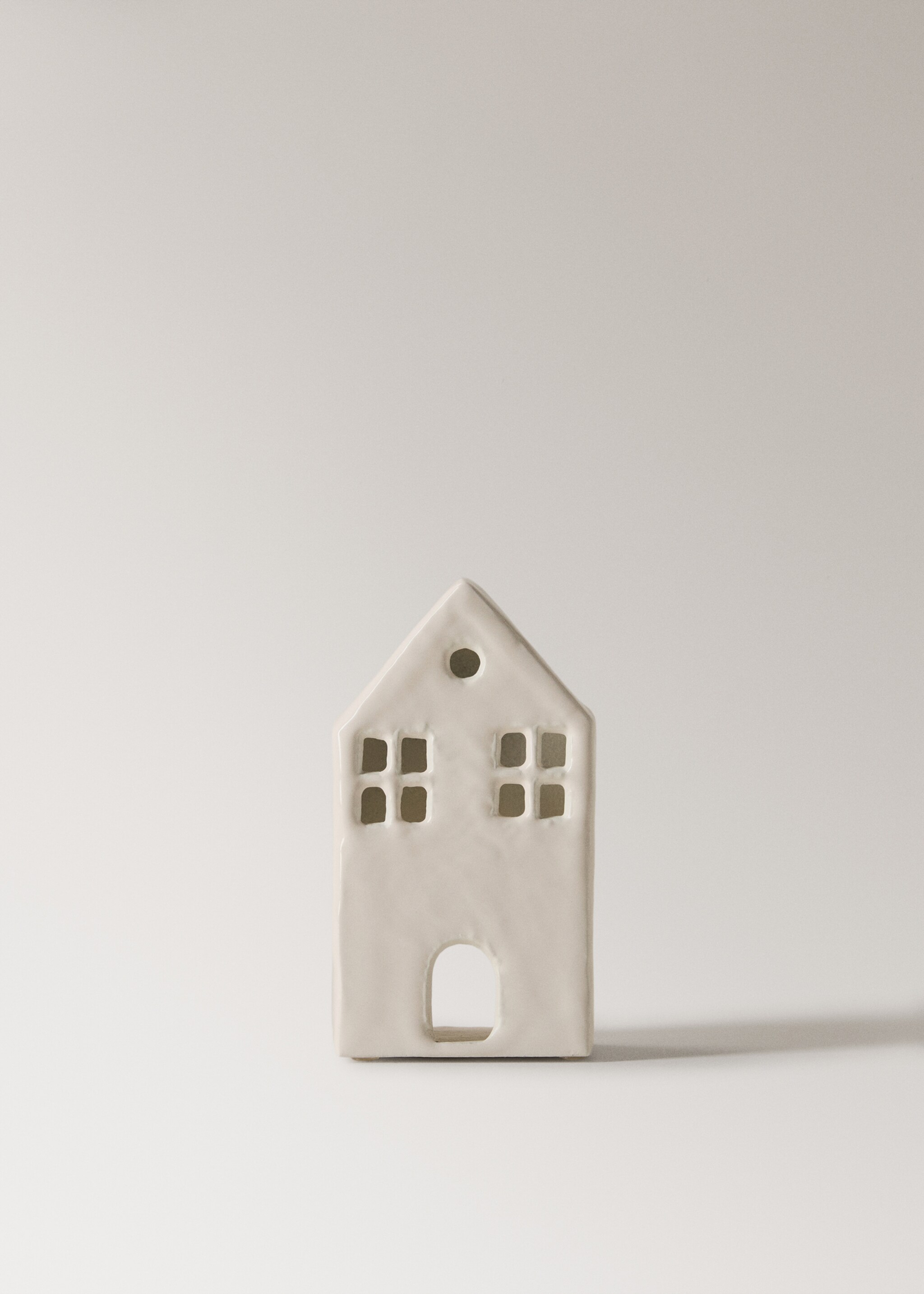Portavelas cerámica casita alta - Article sense model, Blanc trencat. Ref: 17038283-00.