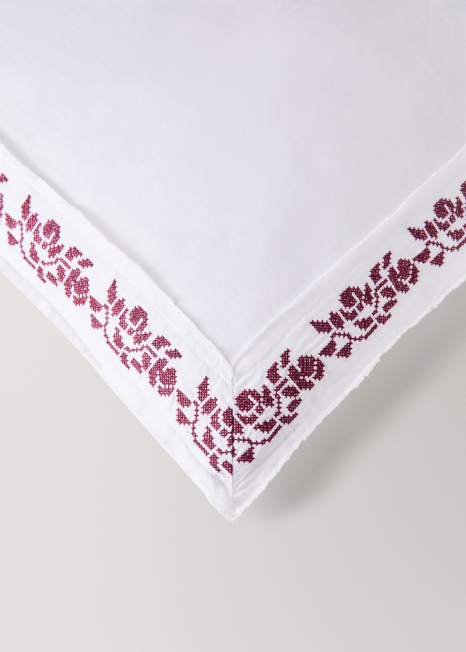 300-thread count satin cotton duvet cover with cross-stitch embroidery for 180/200cm bed - Details of the article 3