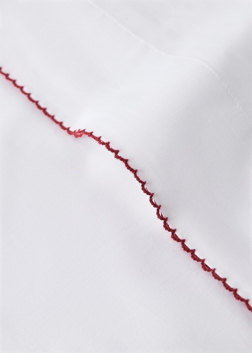 Percale cotton children's pillowcase with contrasting picot detail 45x110cm