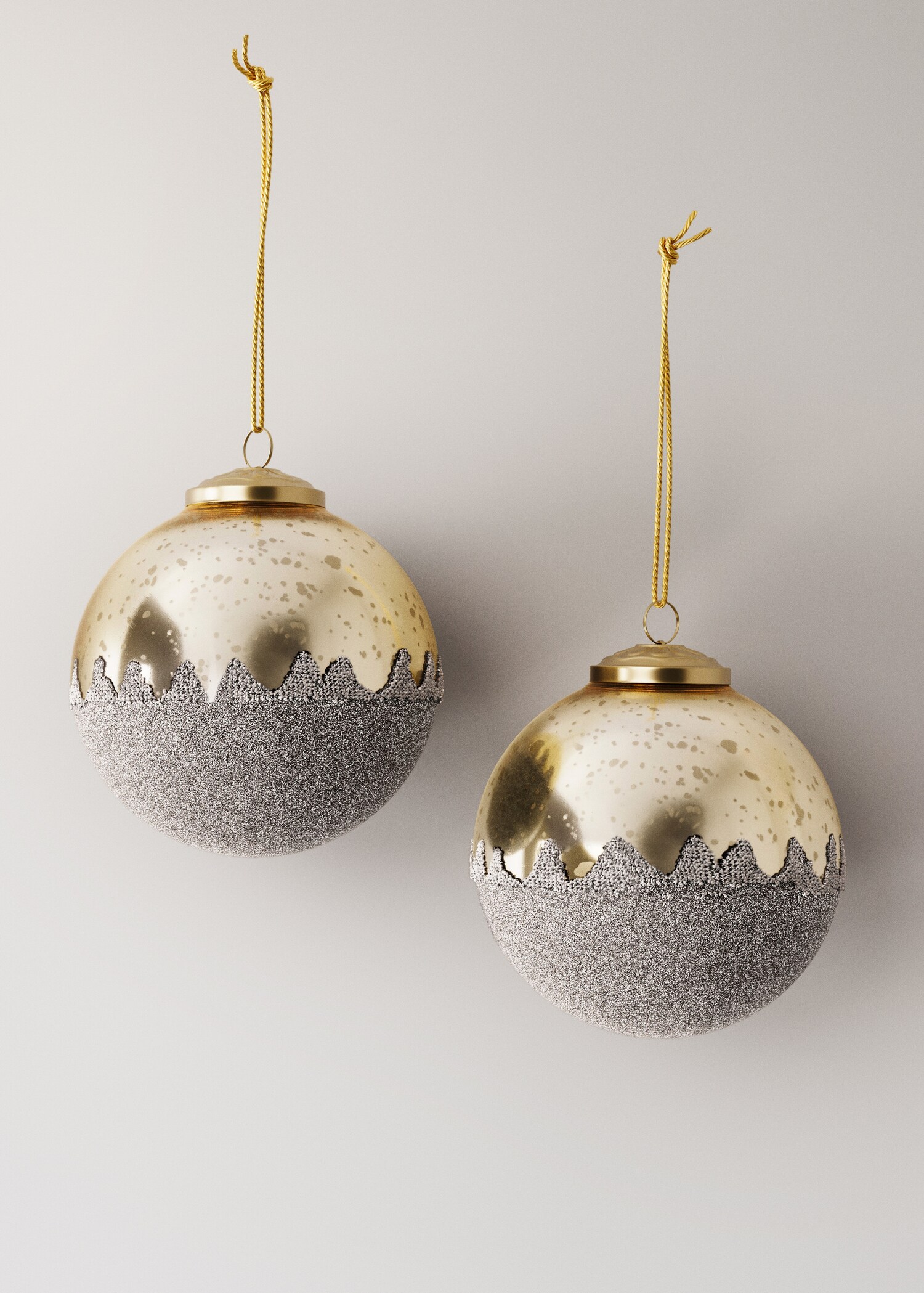Tree decorations with snowflake detail - Article without model