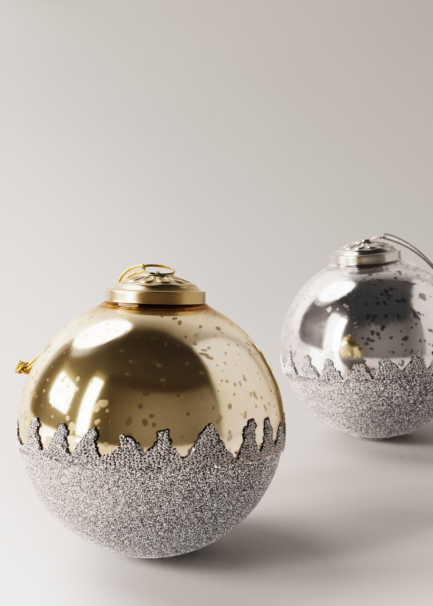 Tree decorations with snowflake detail - Details of the article 4