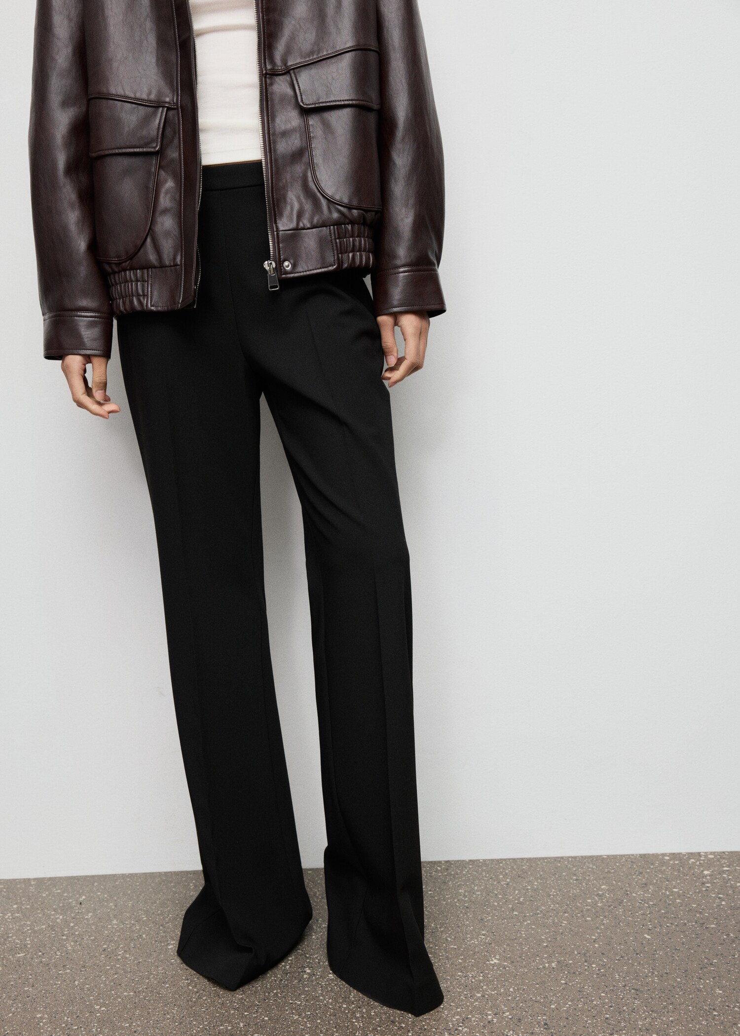 High-waisted flared trousers - Medium plane