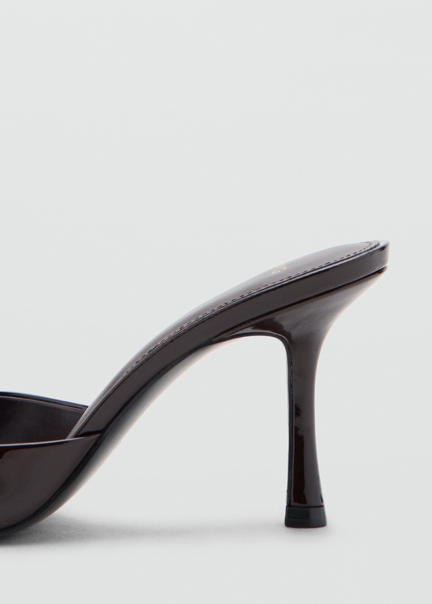 Lackleder-Sandale mit Absatz - Detail des Artikels 1