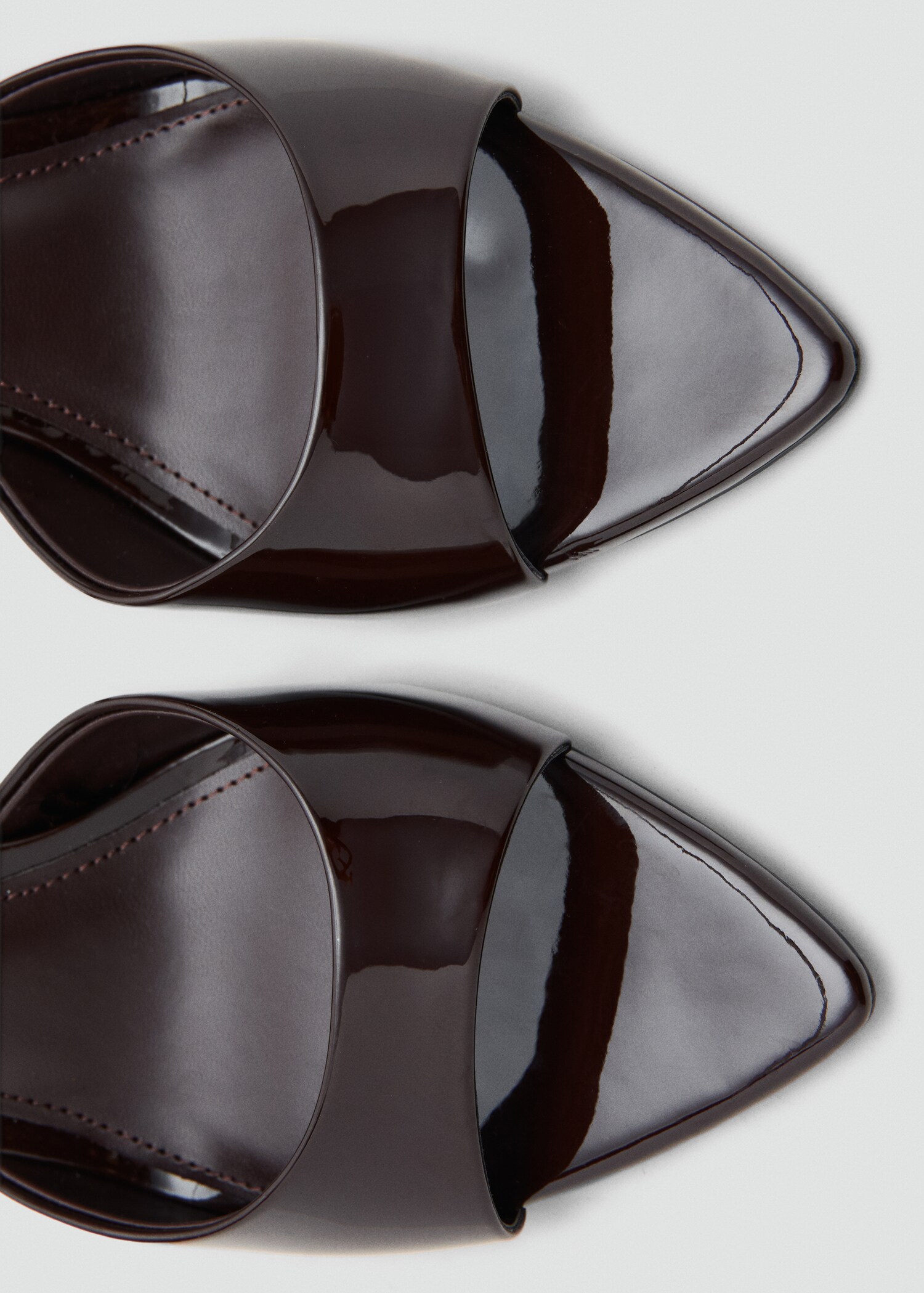 Lackleder-Sandale mit Absatz - Detail des Artikels 2
