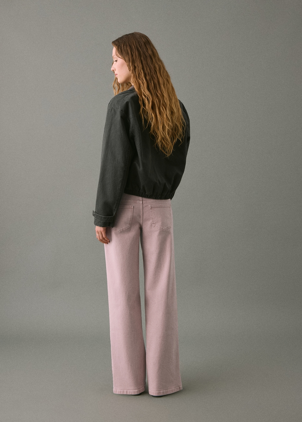 Low-waist jeans with buttons