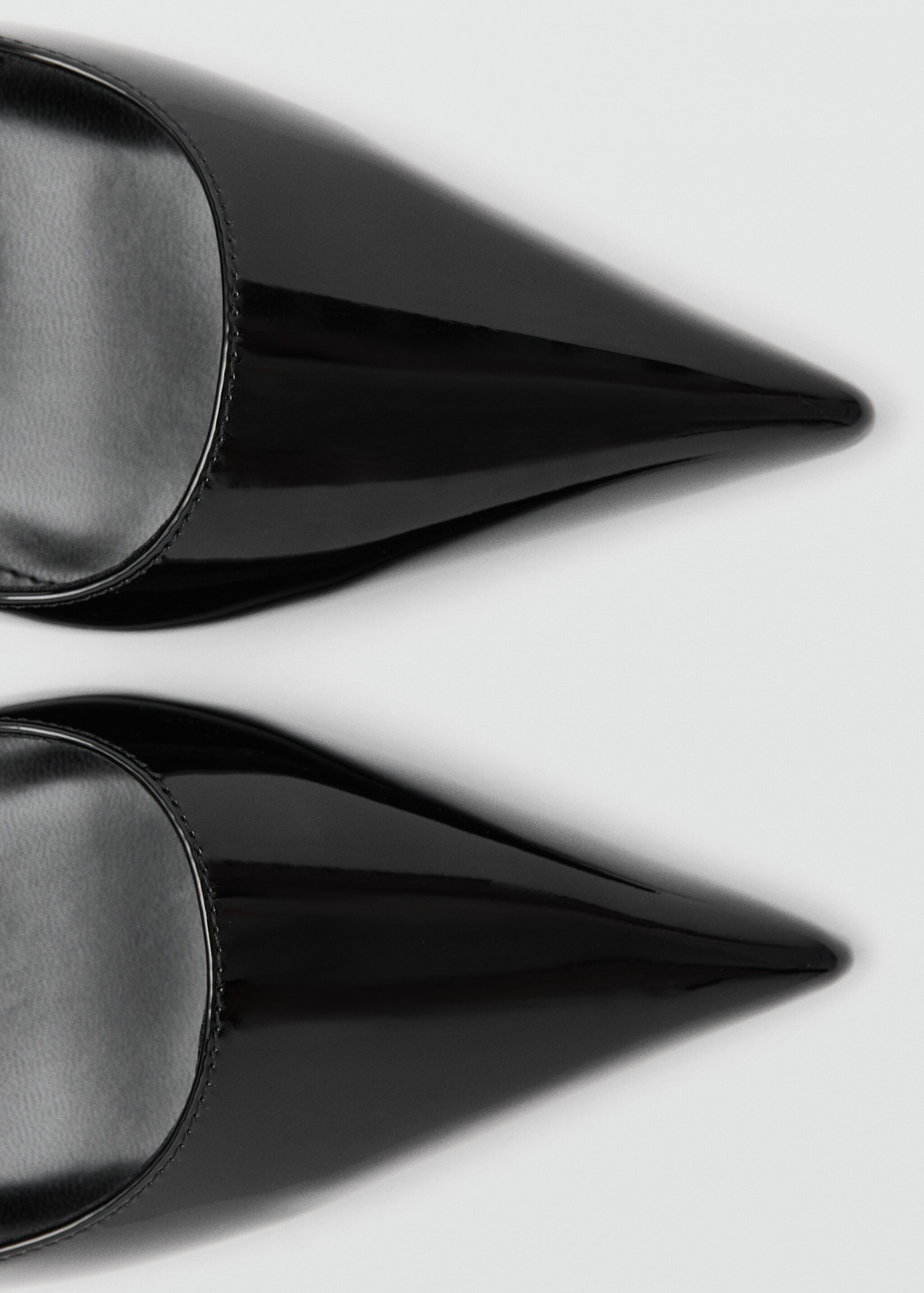 Patent leather heel shoes - Details of the article 2, Black. Ref: 17039099-00.