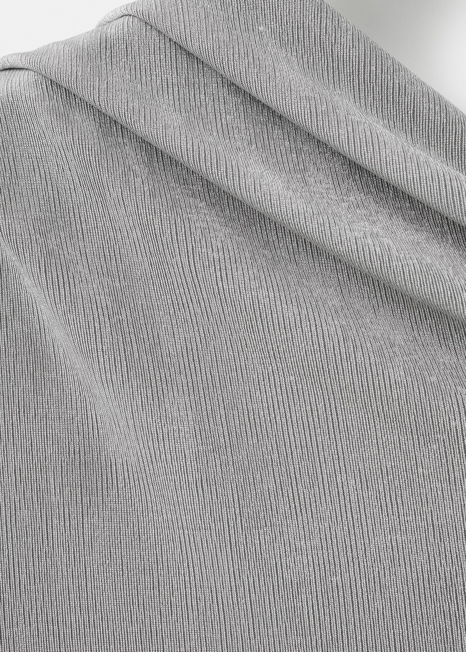 Asymmetrical long-sleeved t-shirt - Details of the article 8