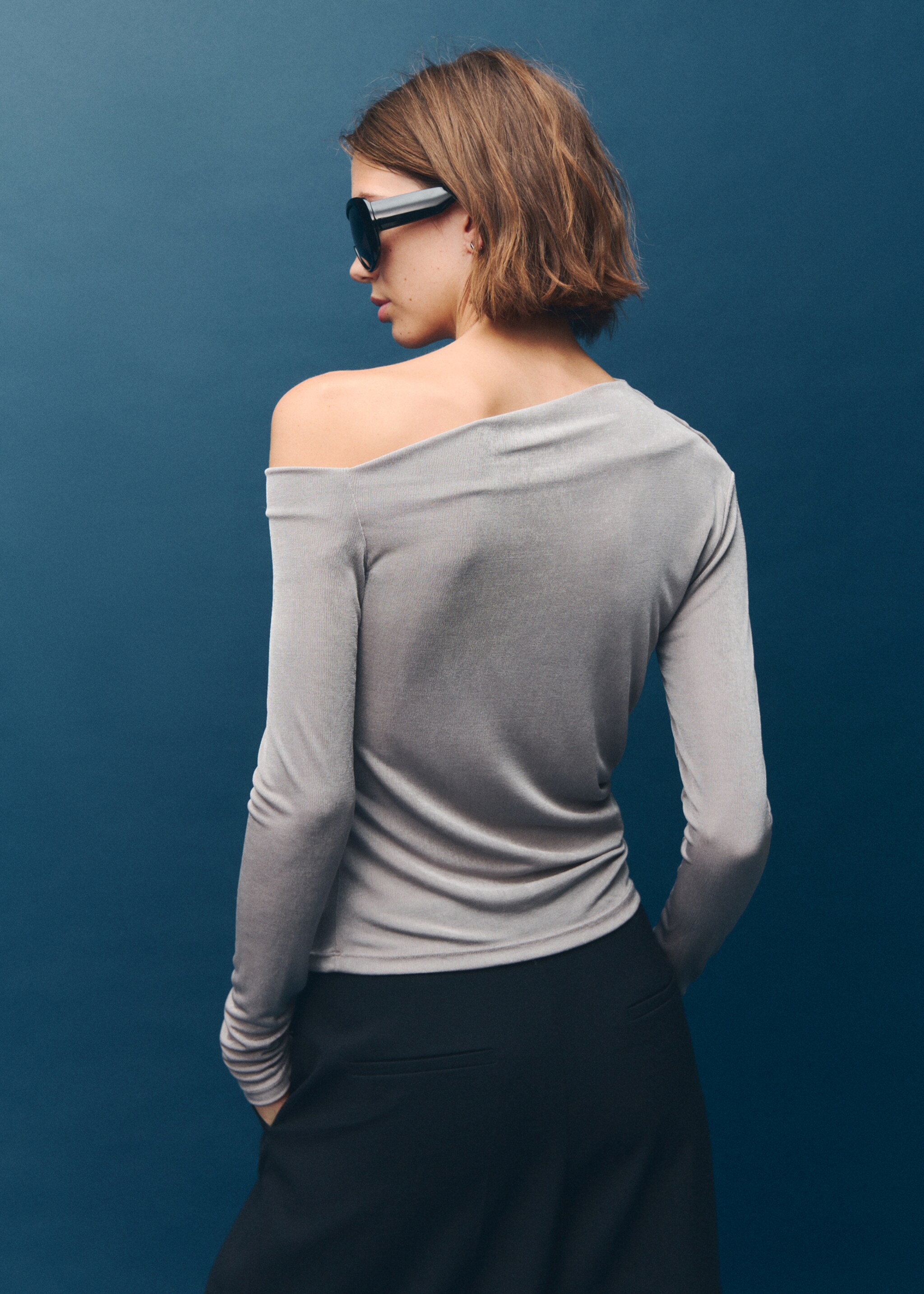Asymmetrical long-sleeved t-shirt - Reverse of the article, Grey. Ref: 17039109-00.