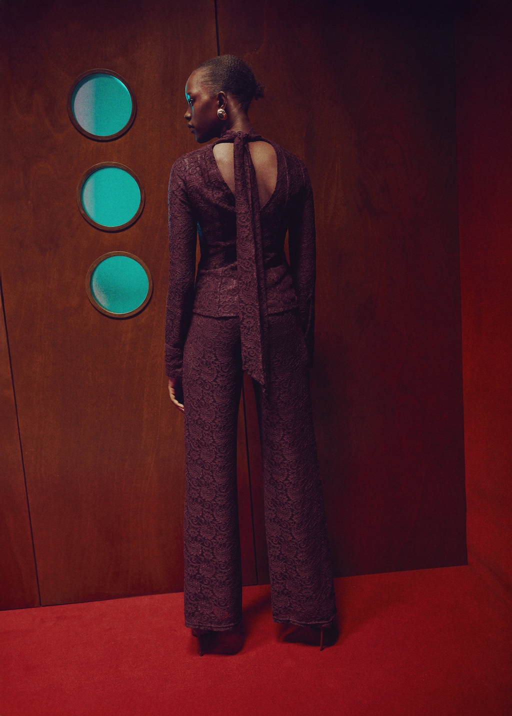 Lace shirt with scarf