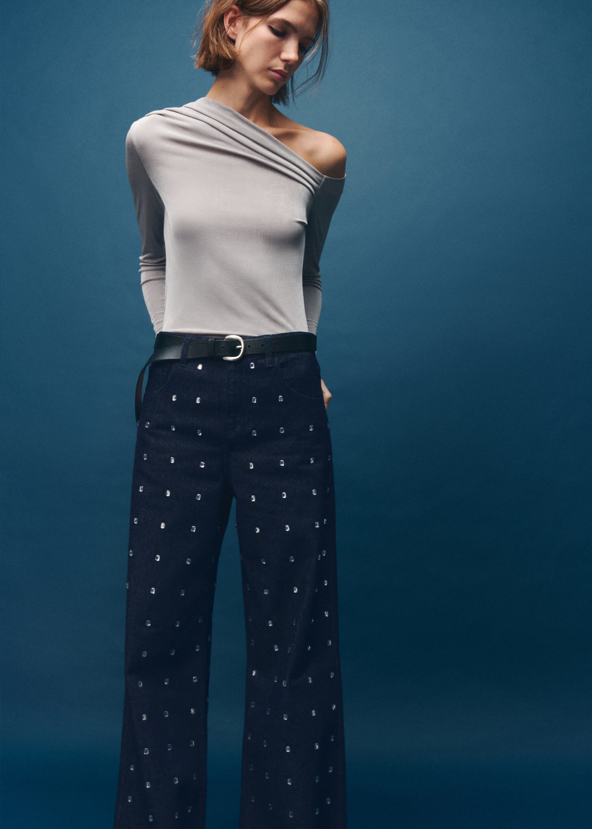 Wide-leg jeans with crystals - Details of the article 6, Open Blue. Ref: 17039113-00.
