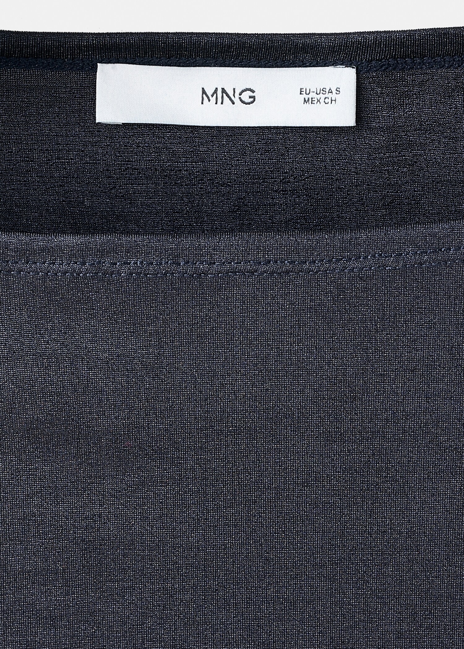 Metallic boat neck top - Details of the article 0