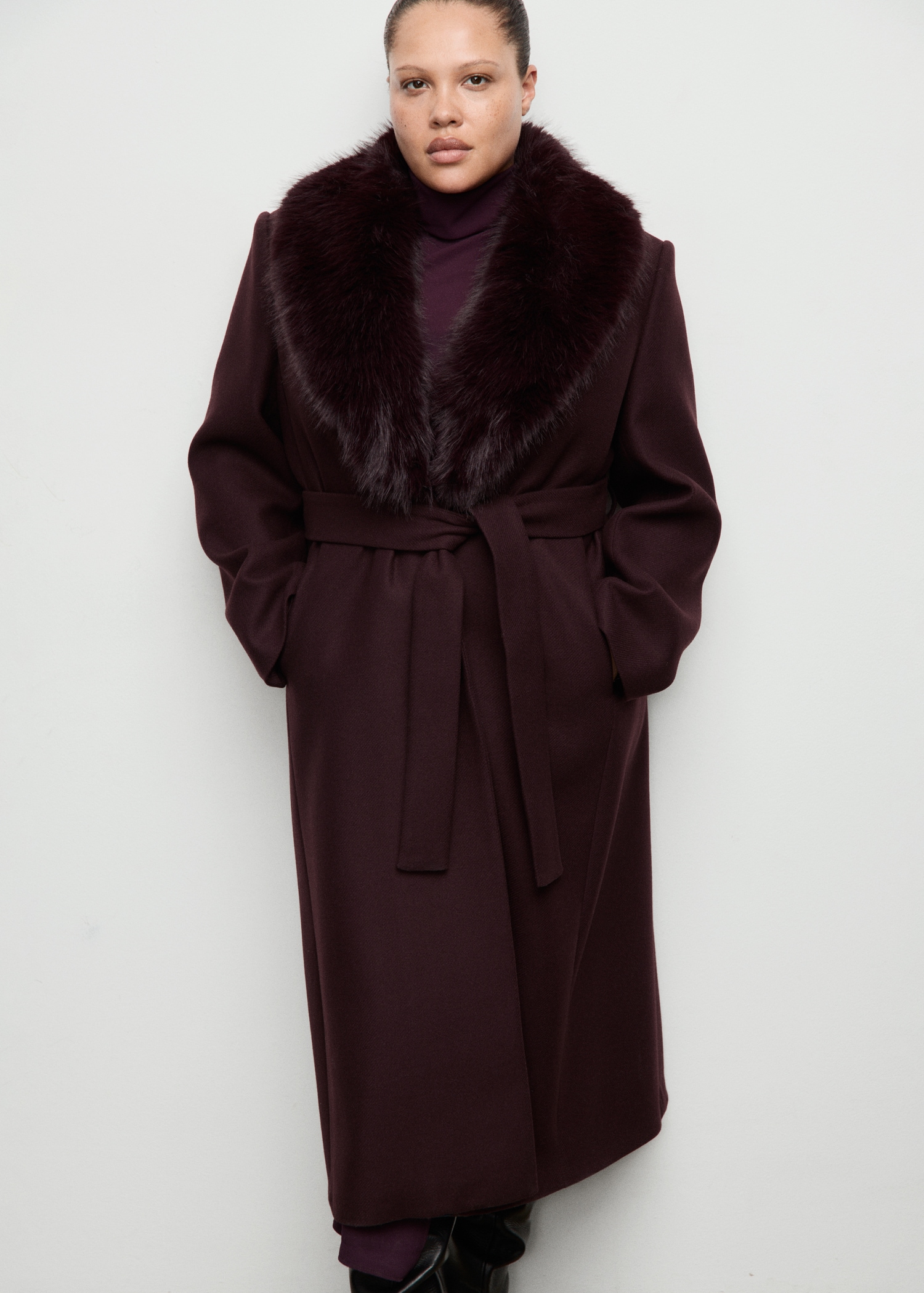Manteco wool coat with fur collar - Details of the article 5
