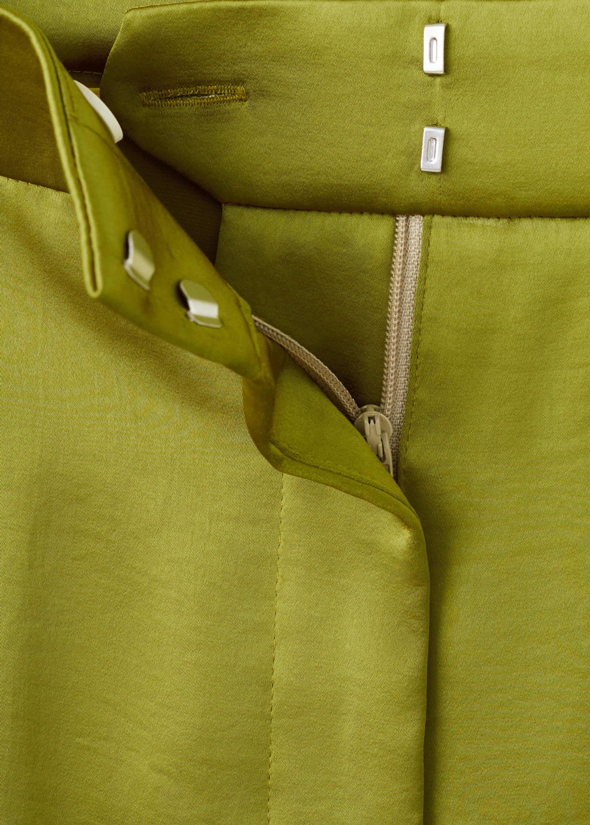 Pantalon droit satiné - Détail de l'article 8, Jaune. Ref: 17039122-00.