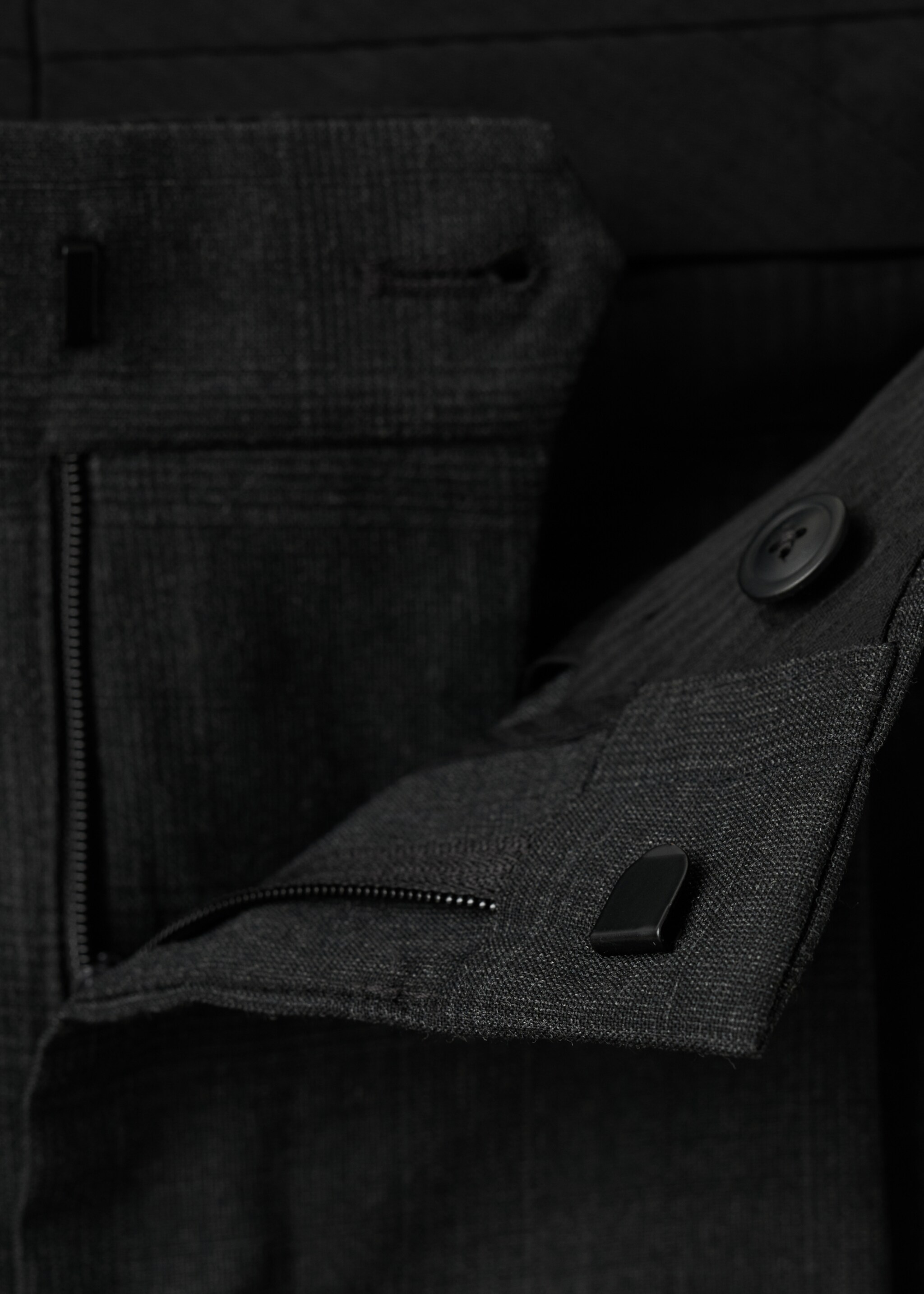 Relaxed-fit pleated trousers - Details of the article 0, Dark Heather Grey. Ref: 17039206-00.