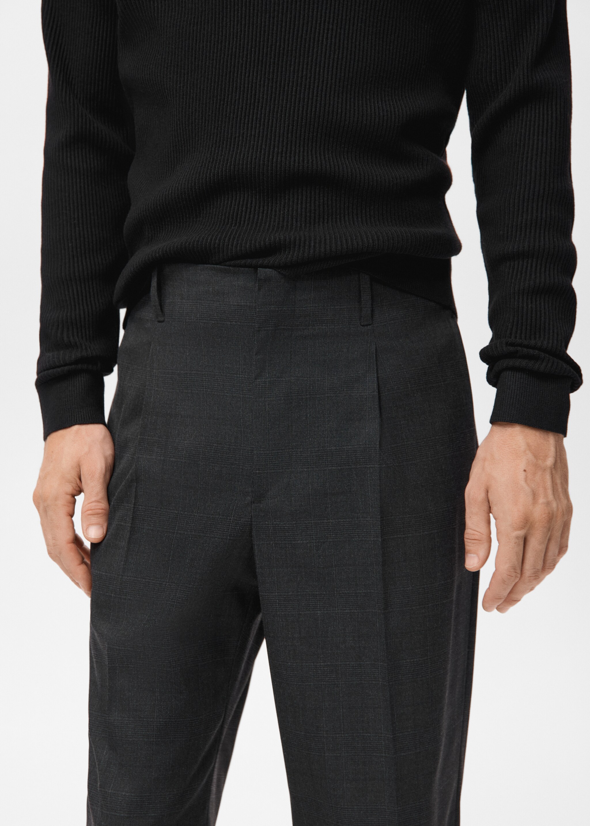 Relaxed-fit pleated trousers - Details of the article 1, Dark Heather Grey. Ref: 17039206-00.