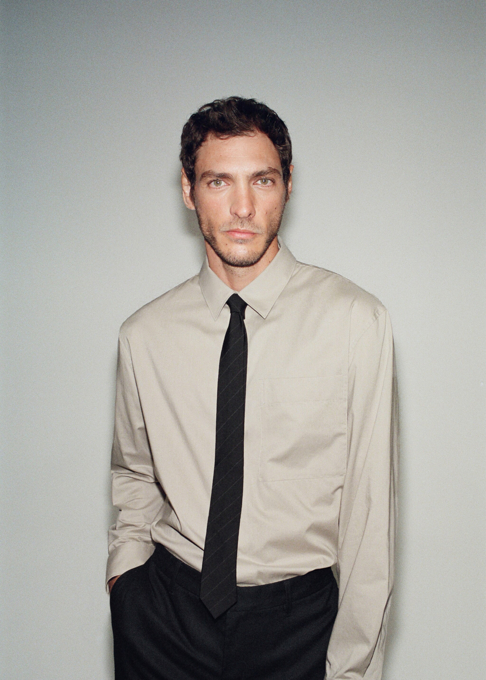 100% cotton relaxed-fit shirt - Details of the article 3, Beige. Ref: 17039208-00.