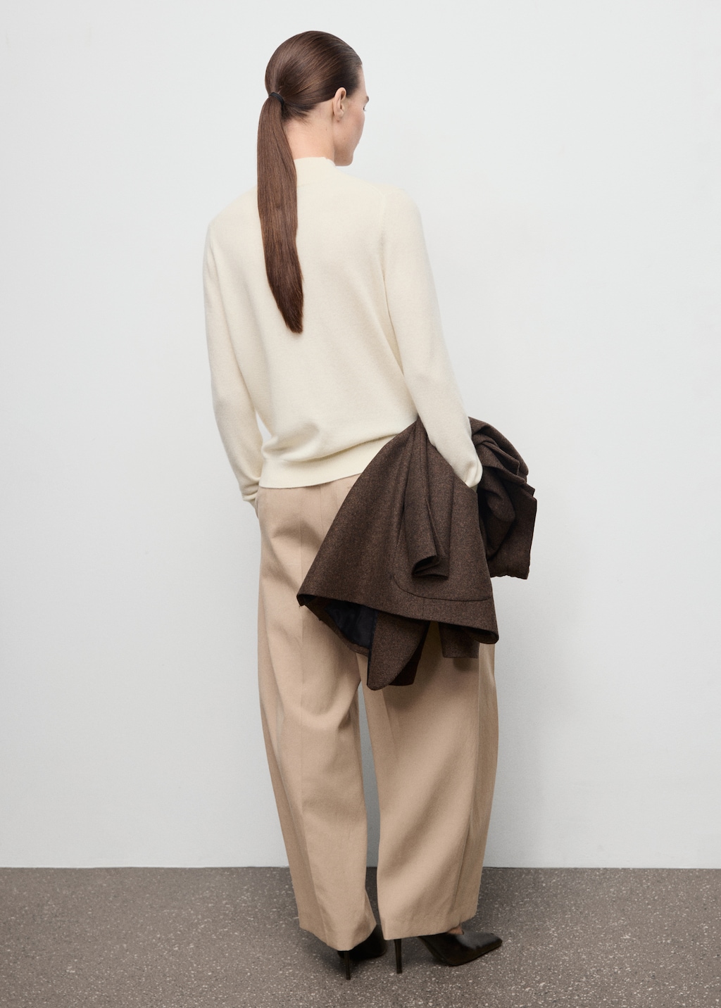 100% cashmere sweater with perkins neck