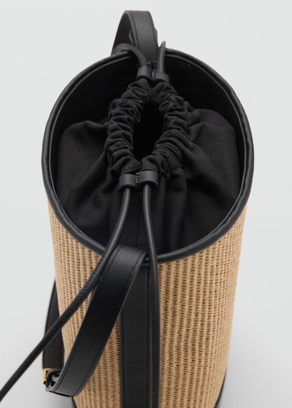 Medium raffia-effect bucket bag