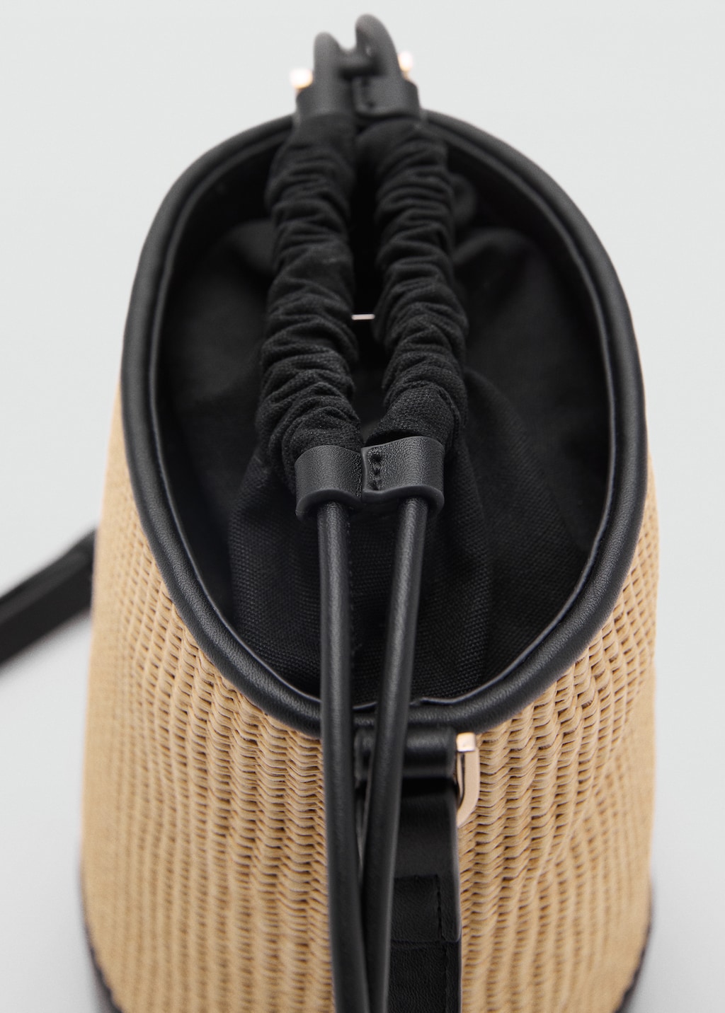 Small raffia bucket bag