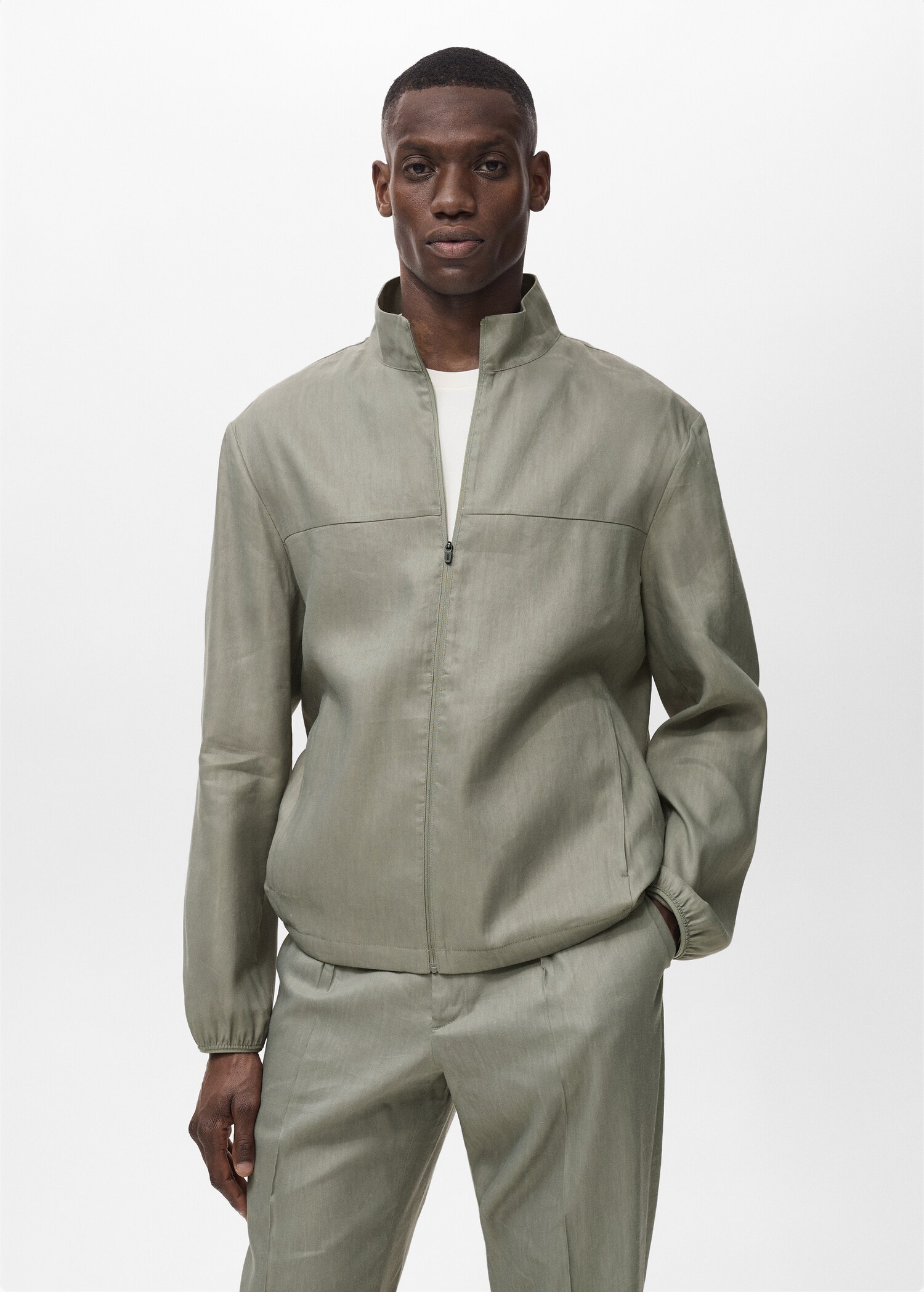 Veste lin fermeture Éclair - Plan moyen