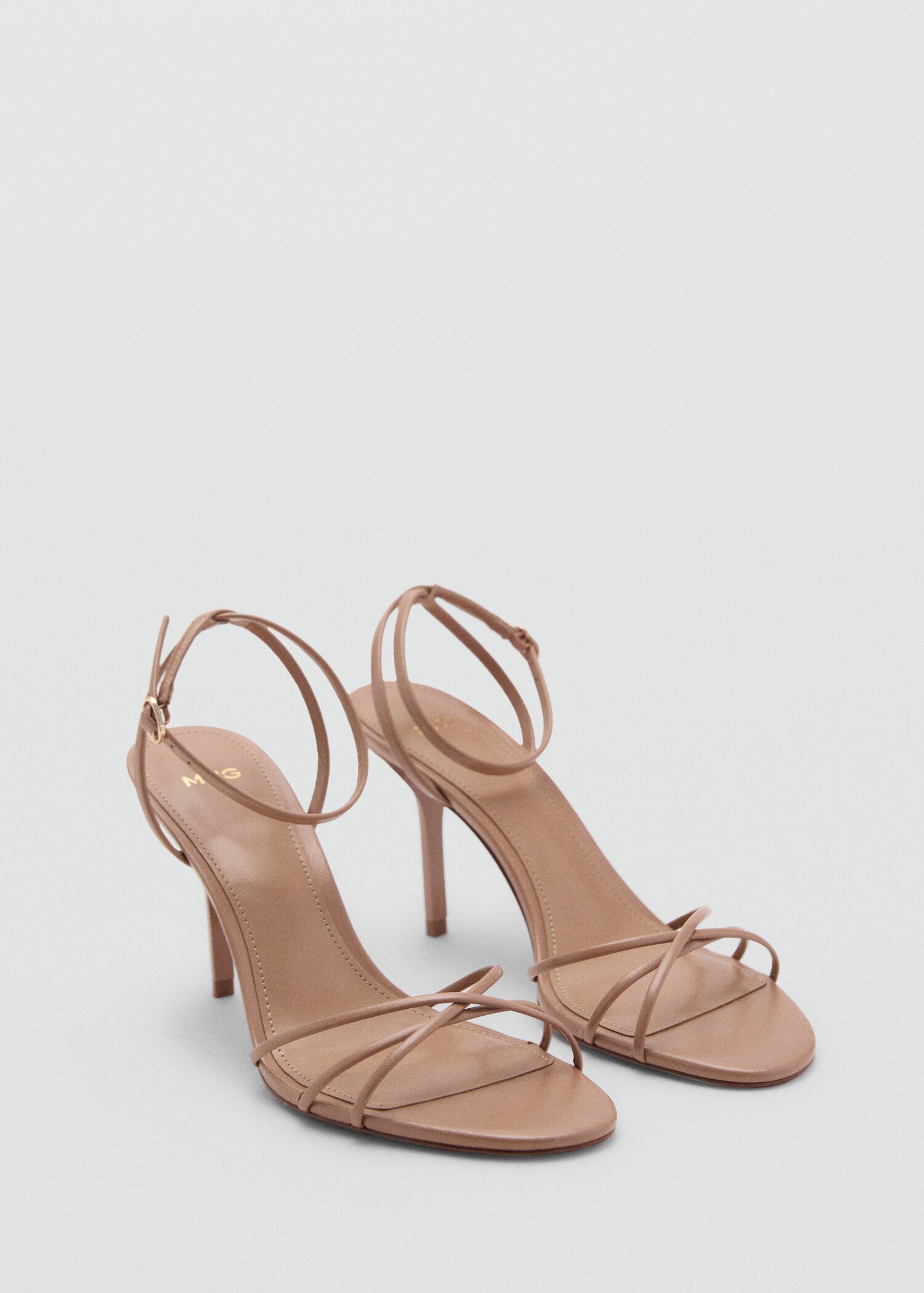 Heeled sandal with crossed straps - Medium plane