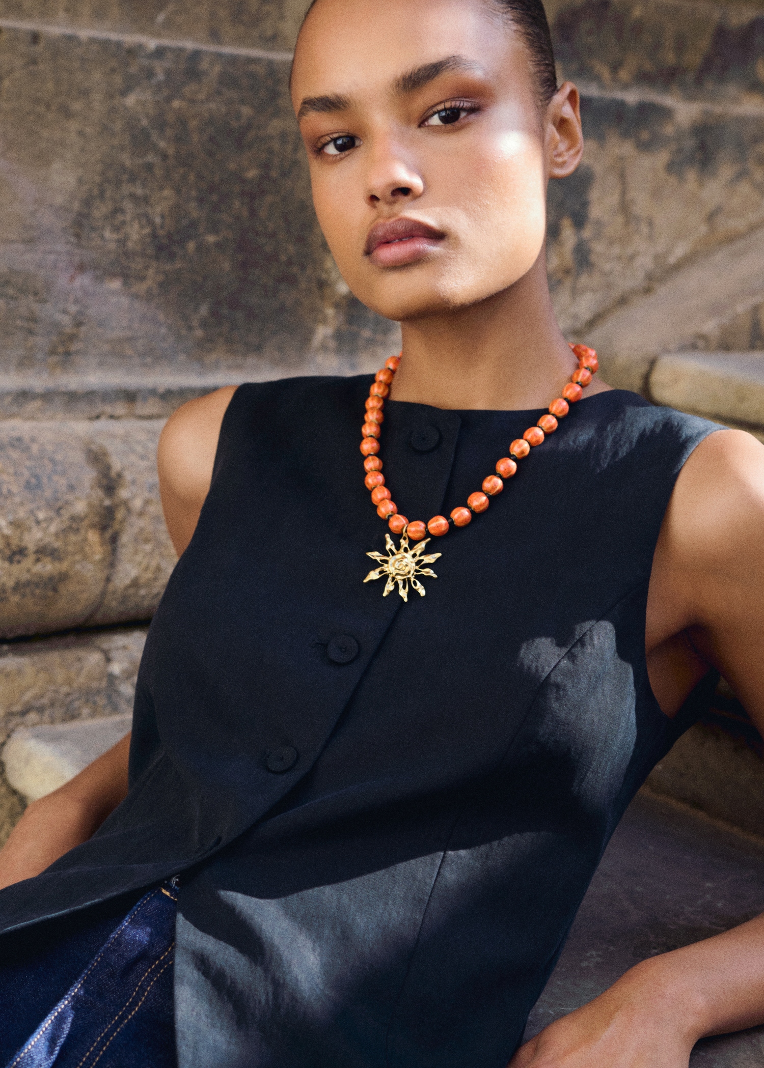 Ceramic ball necklace with sun pendant - Details of the article 9
