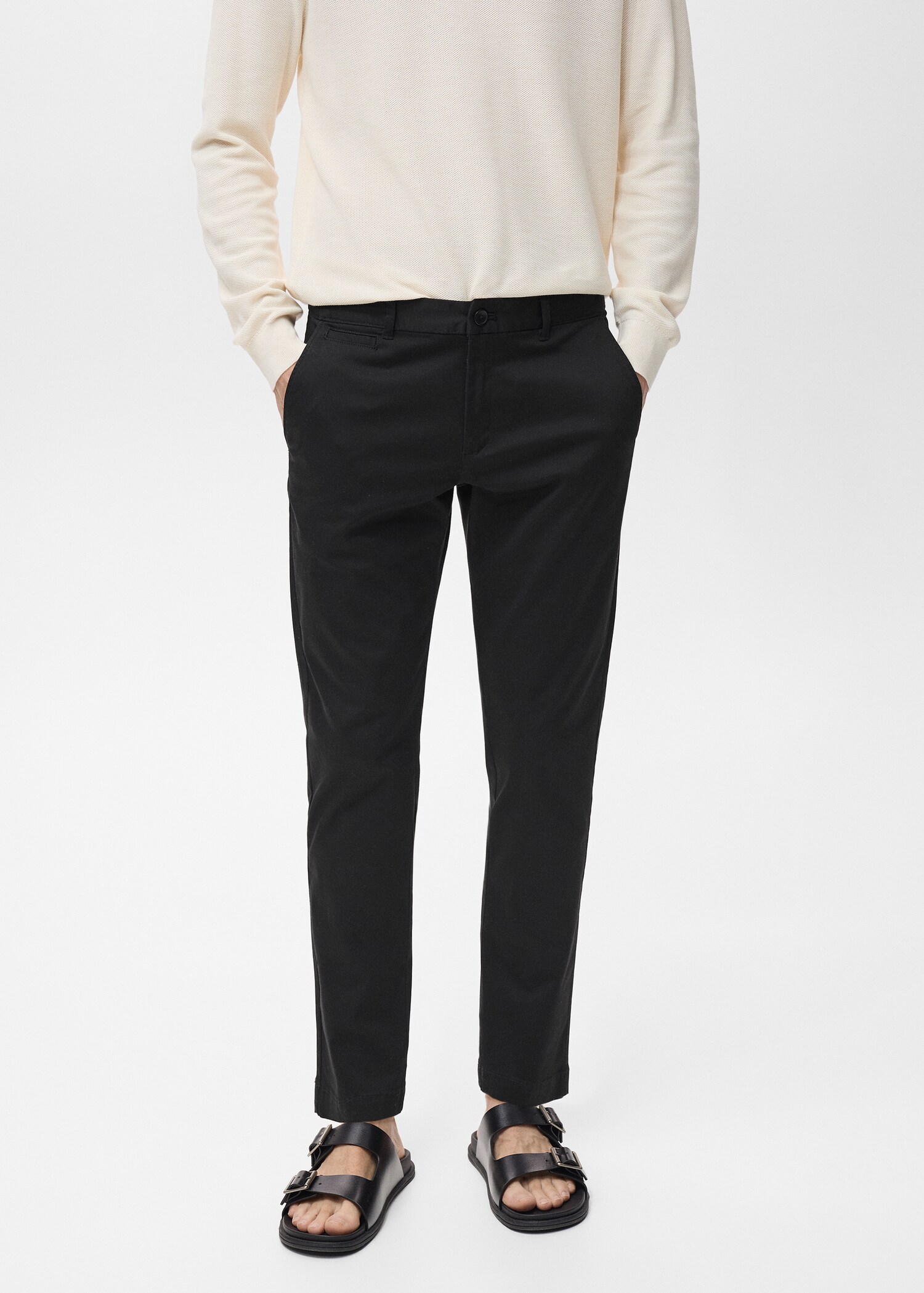 Pantalón Prato chino cropped tappered - Plano medio