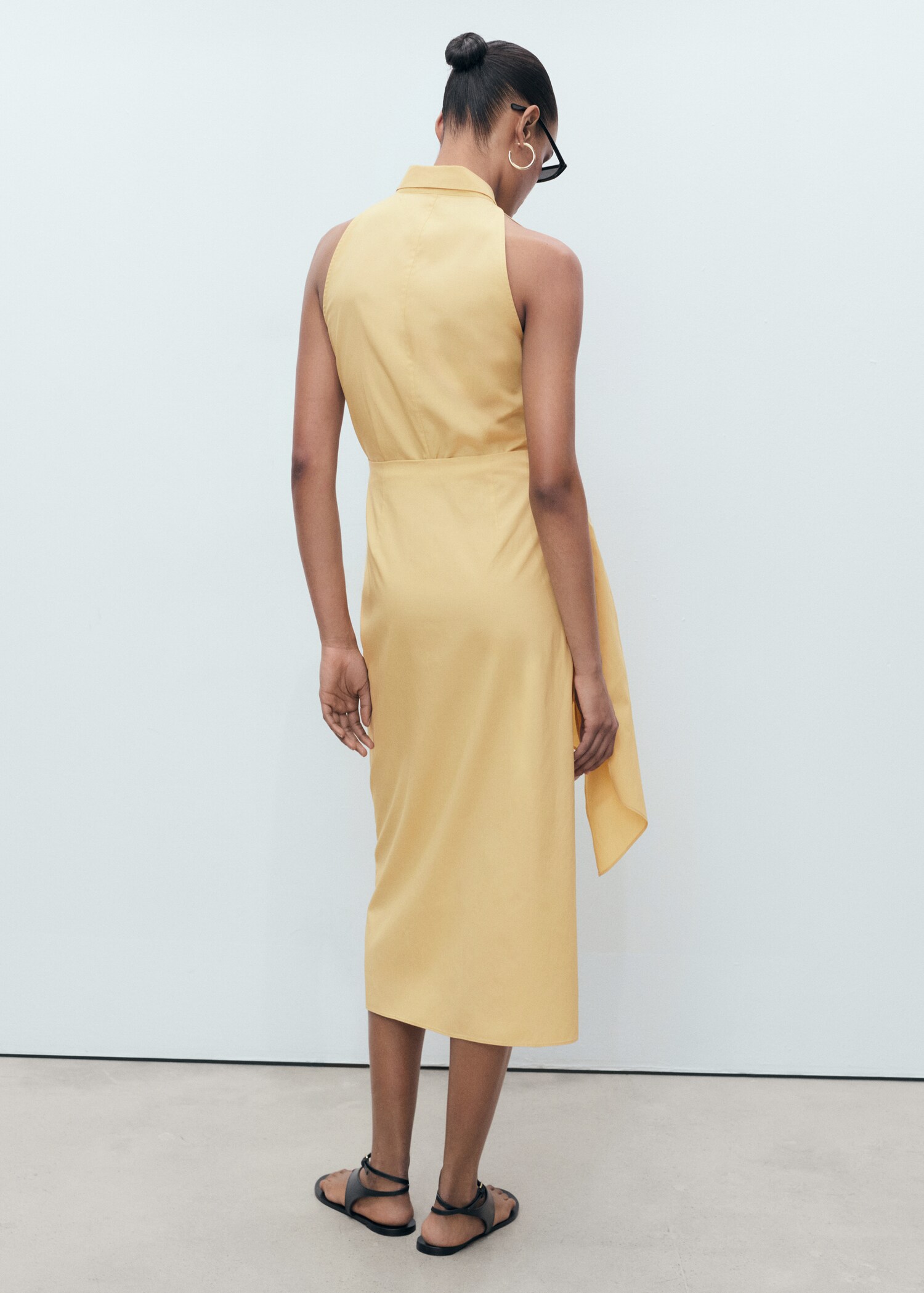 Knotted shirt dress - Reverse of the article