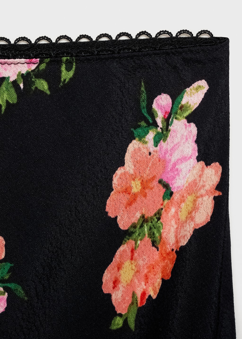 Floral skirt with lace trim