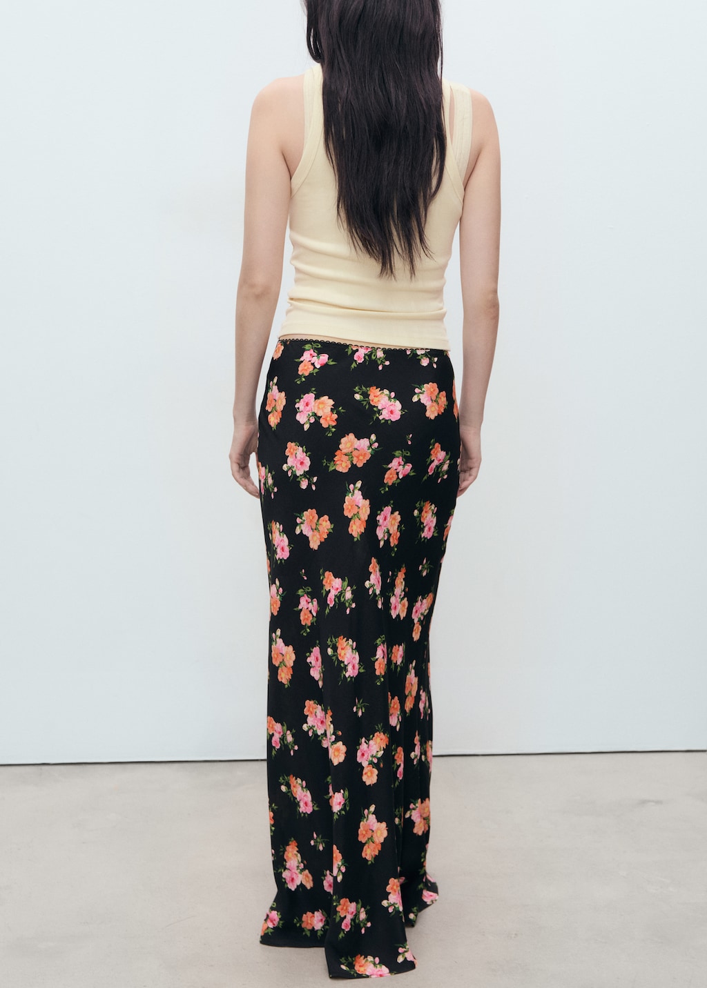 Floral skirt with lace trim - image 3