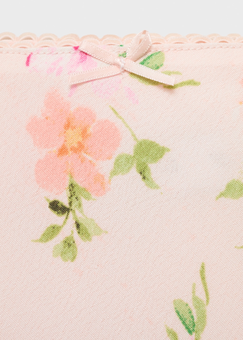 Floral skirt with lace detail