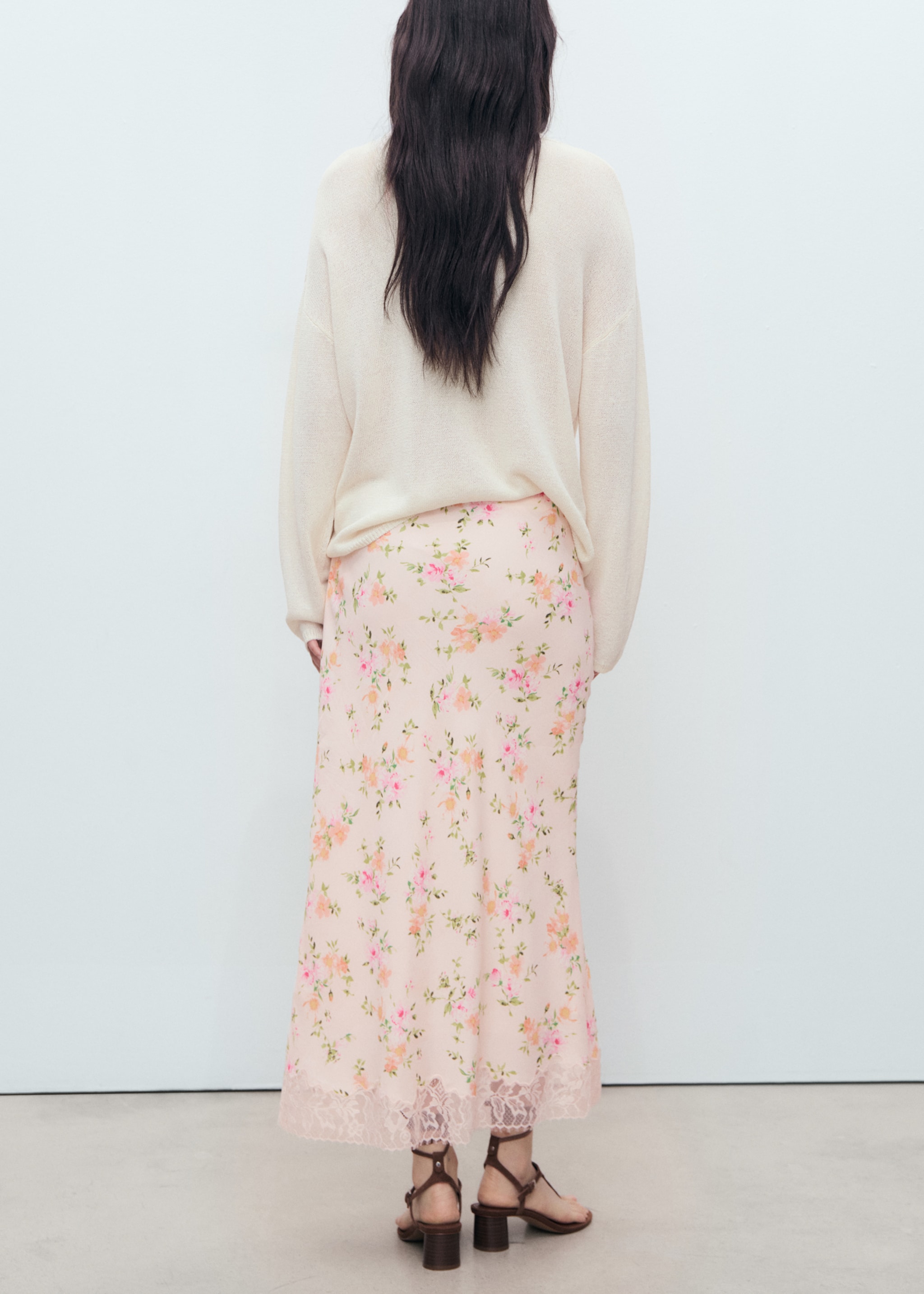 Floral skirt with lace detail - Reverse of the article