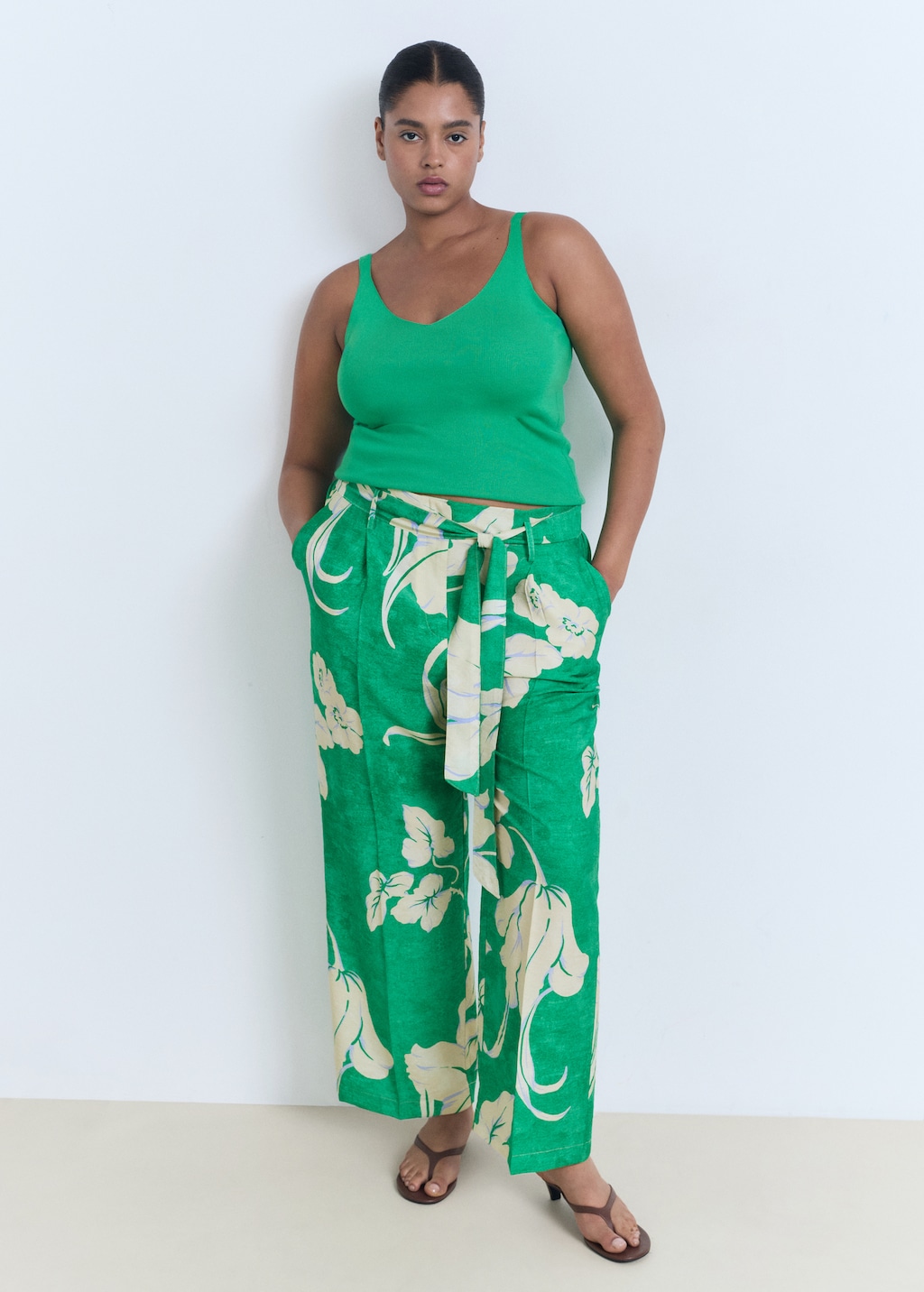 Printed pants with belt