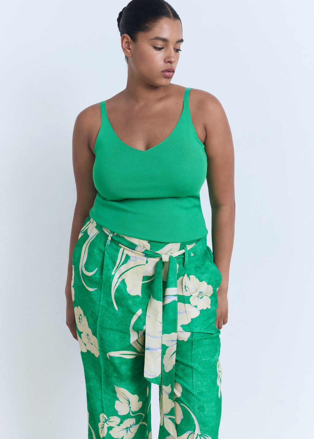 Printed pants with belt