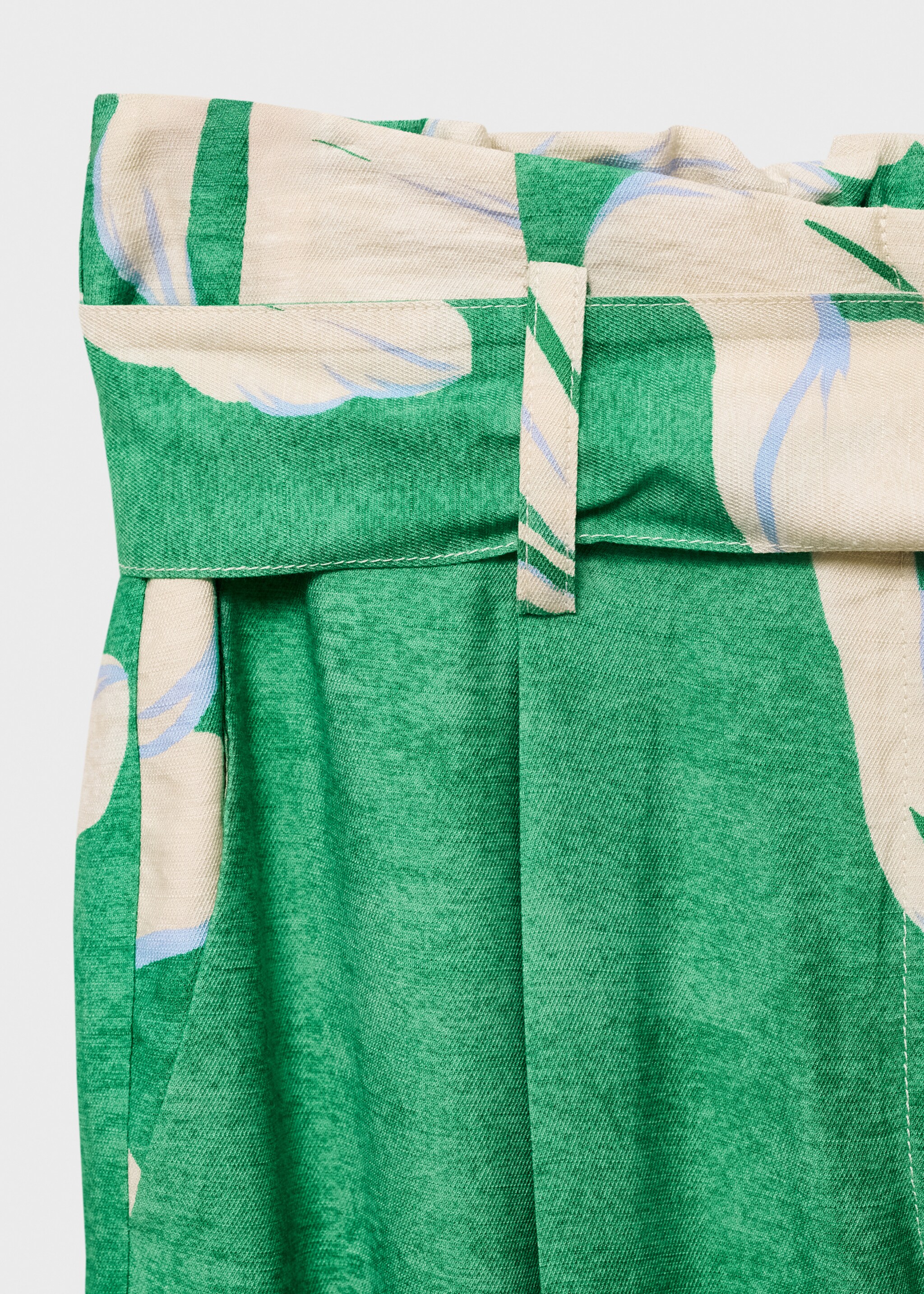 Printed trousers with belt - Details of the article 8