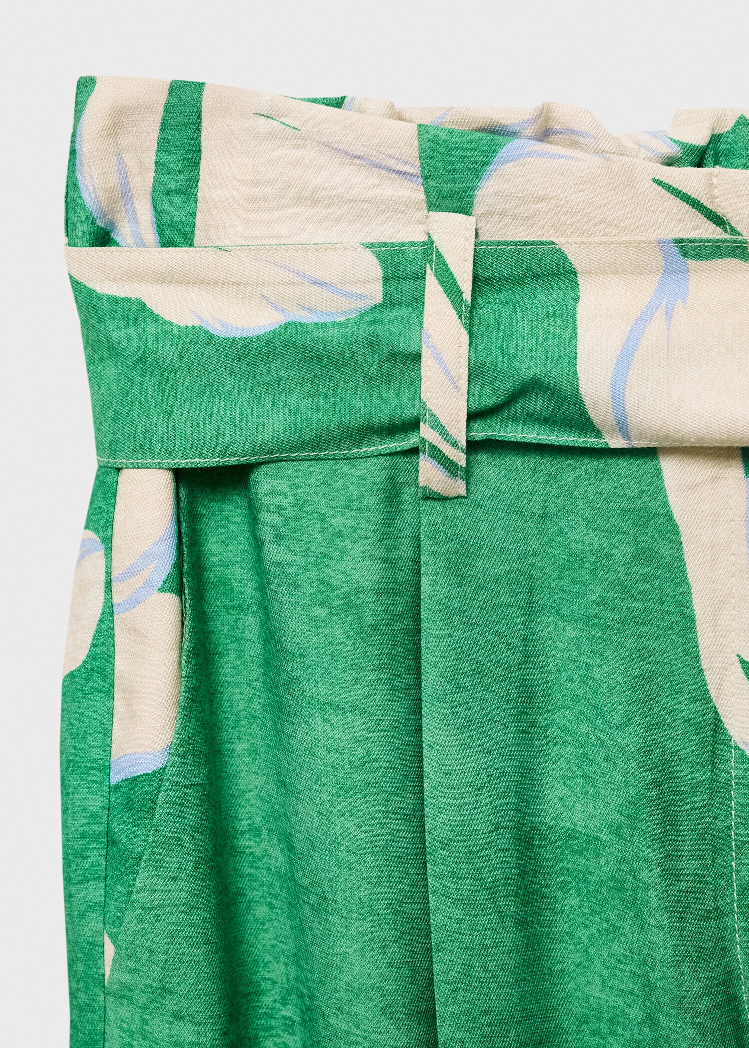 Printed trousers with belt - Details of the article 8